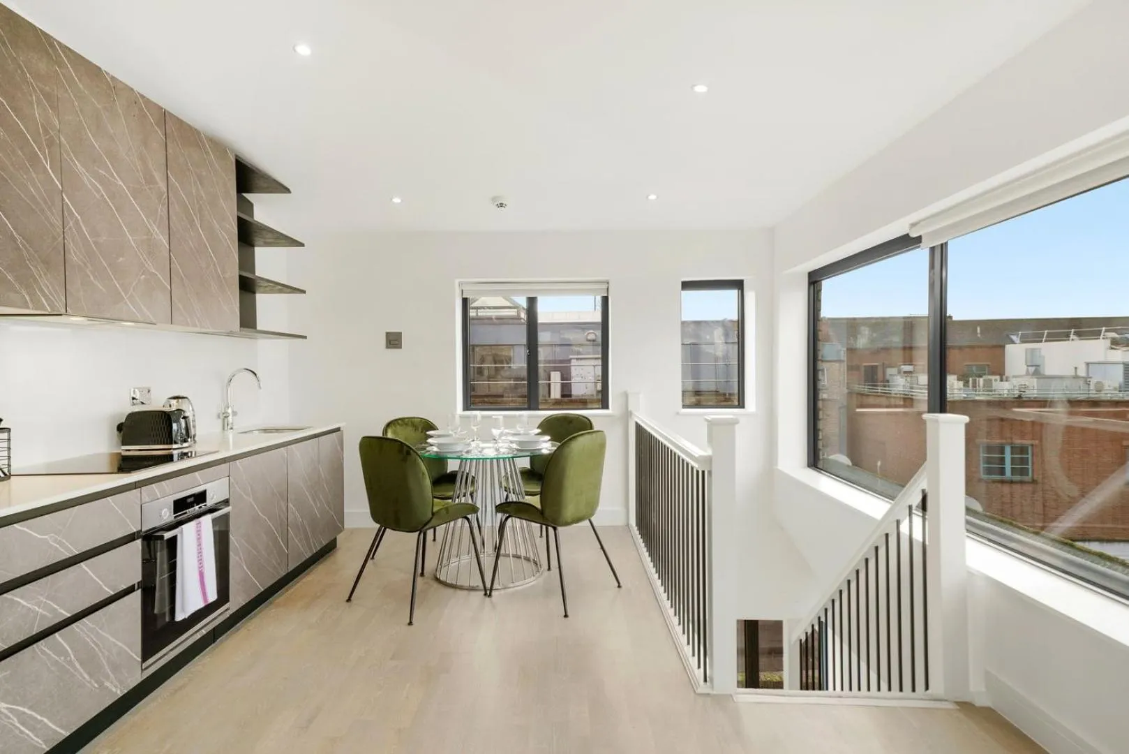 Executive 1 & 2 Bed Apartments in heart of London FREE WIFI by City Stay Aparts London