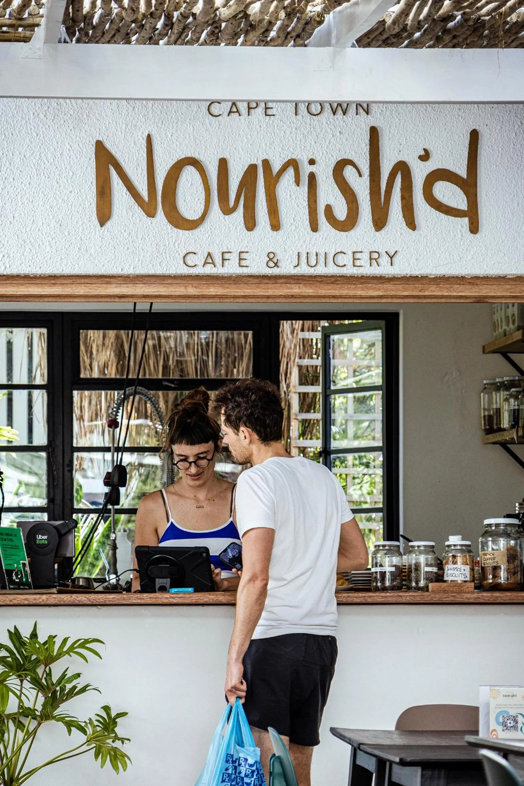 Restaurant/places to eat in Neighbourgood Hill