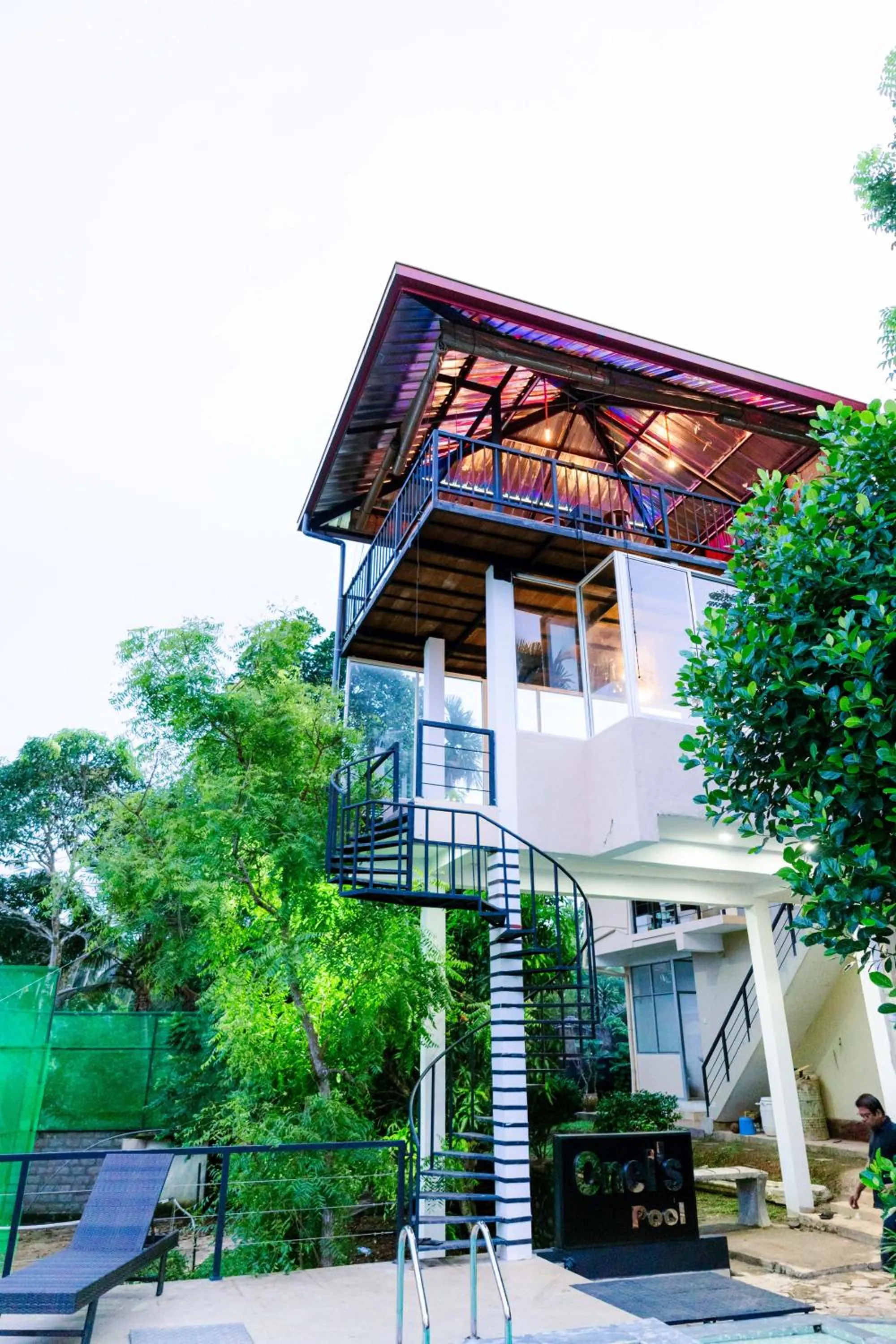 Property building in Savenndra Resorts