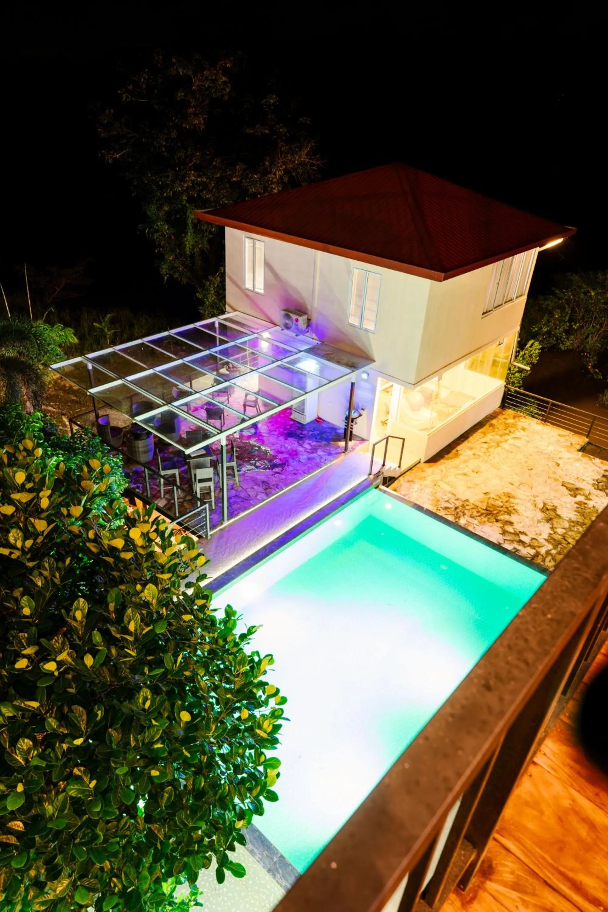 Night in Savenndra Resorts