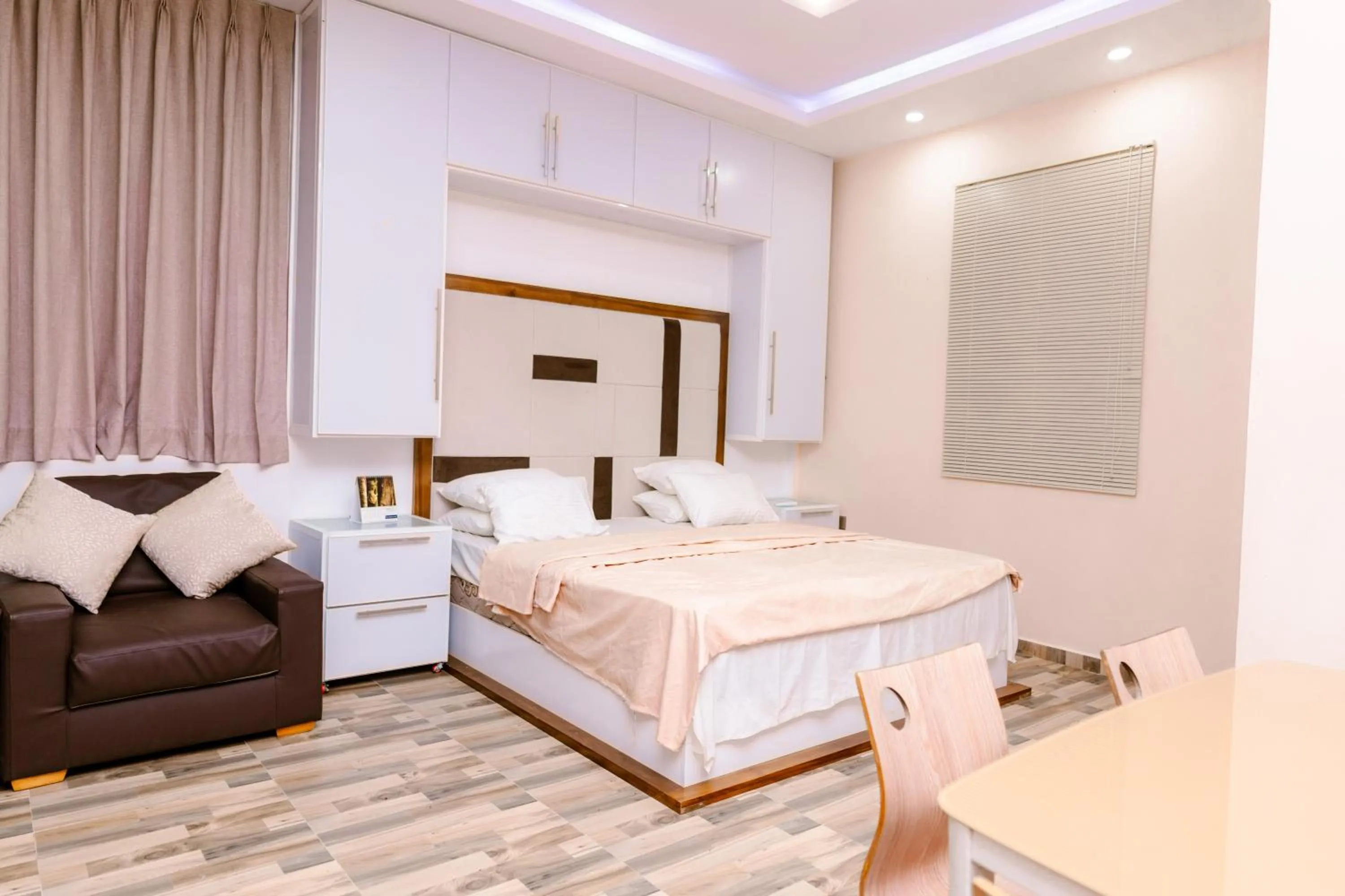 Living room, Bed in Savenndra Resorts