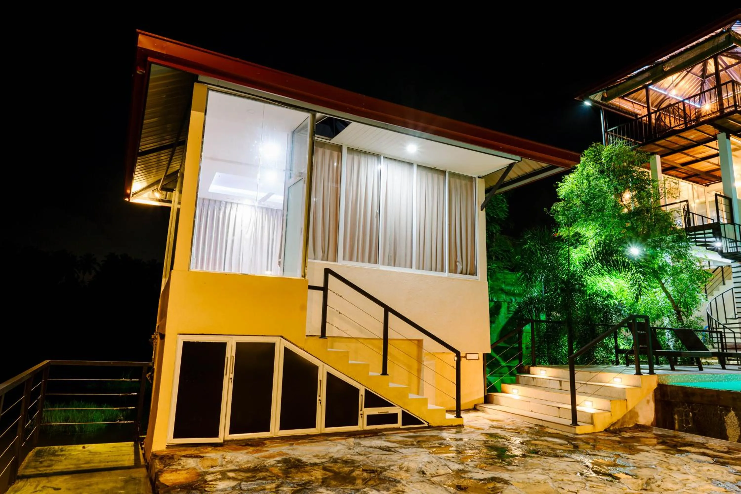 Property building in Savenndra Resorts