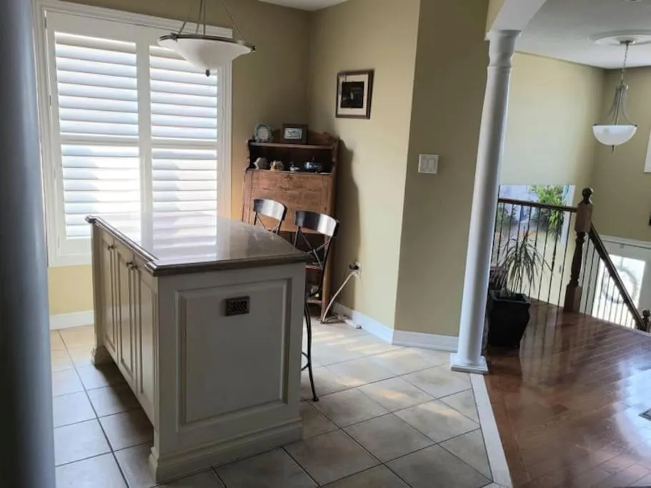 Top Floor of House in S Vaughan All to Yourself