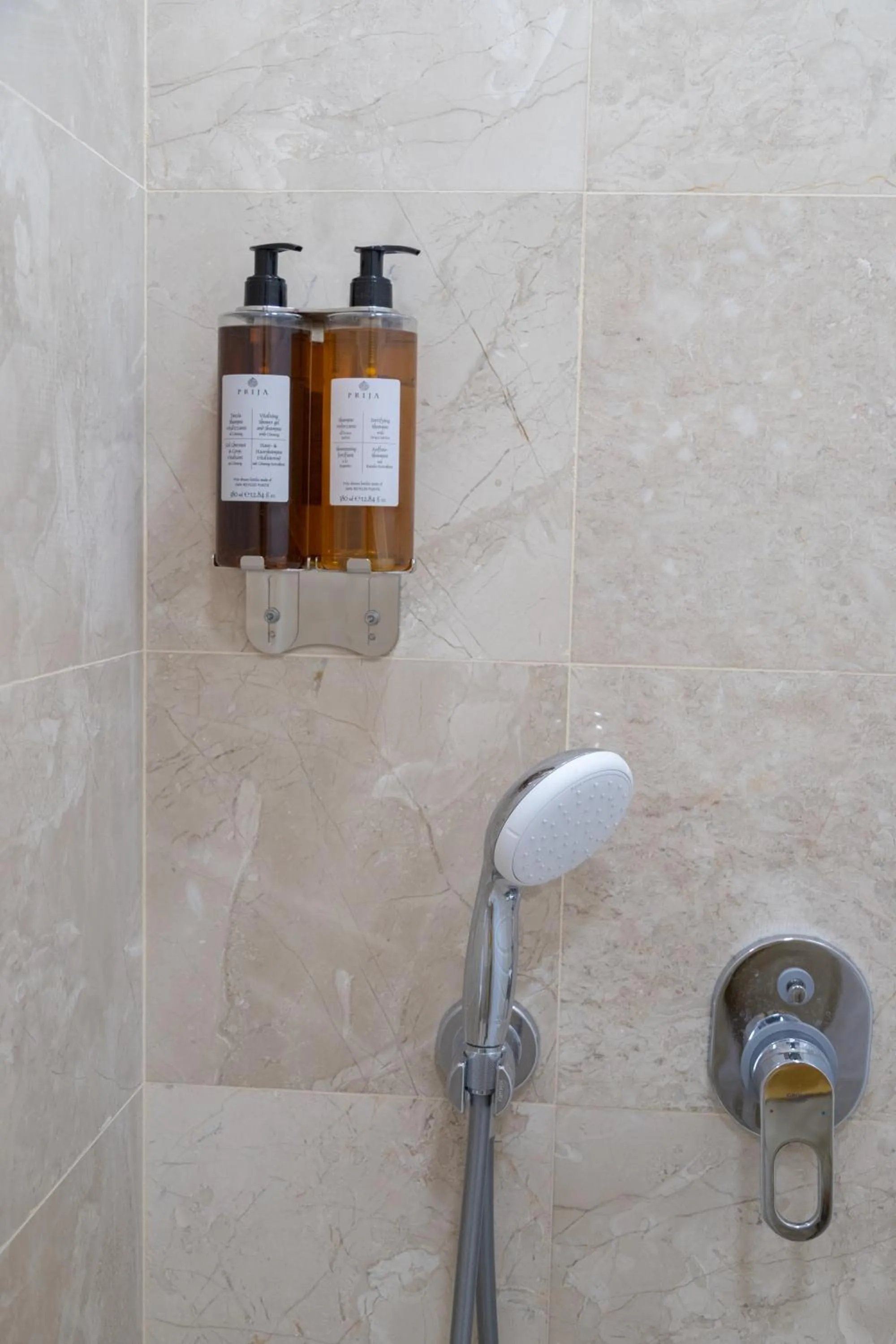 Shower in Hotel Solum Roof Top