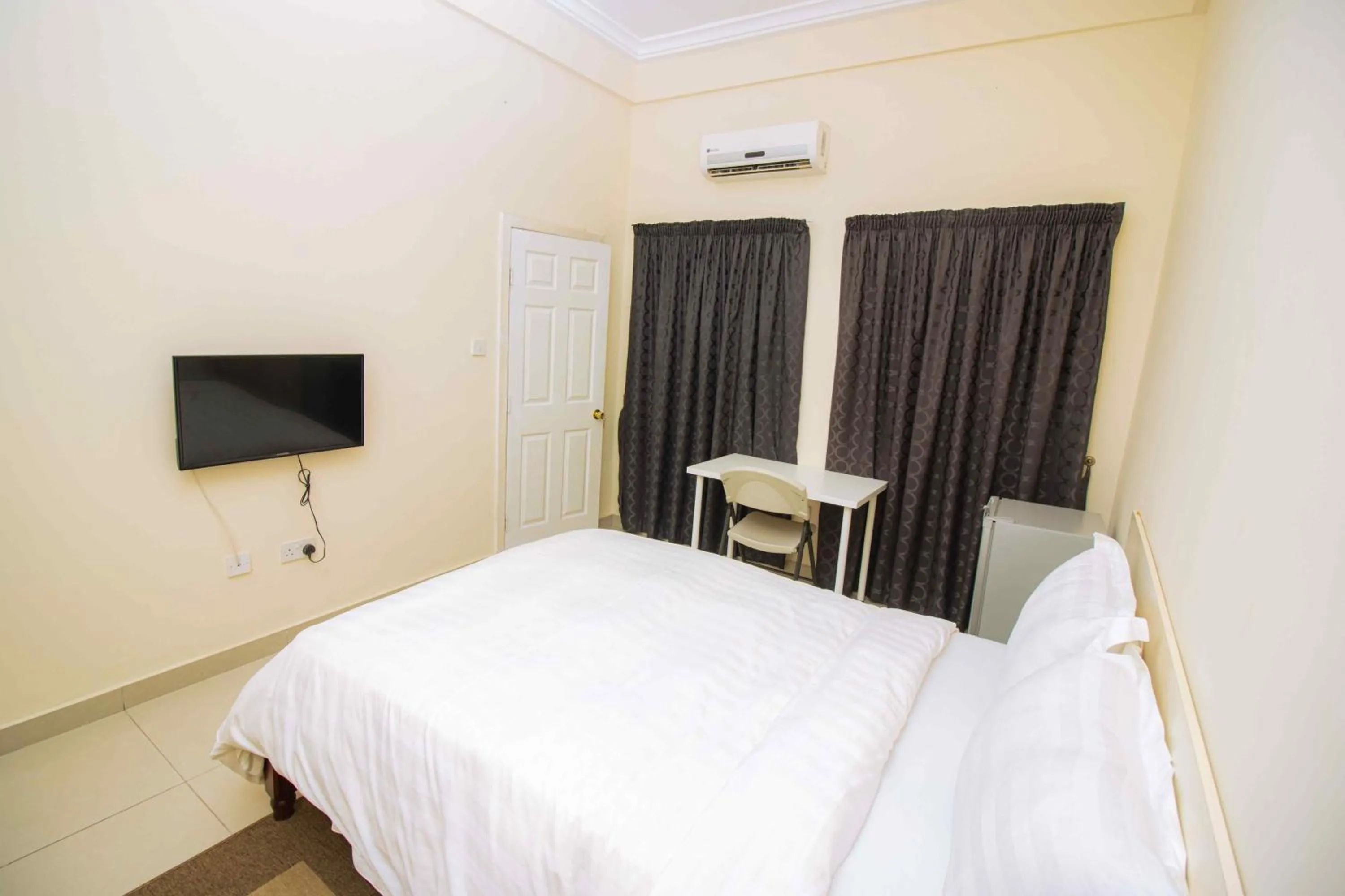 Bed in Brown Hills Residences