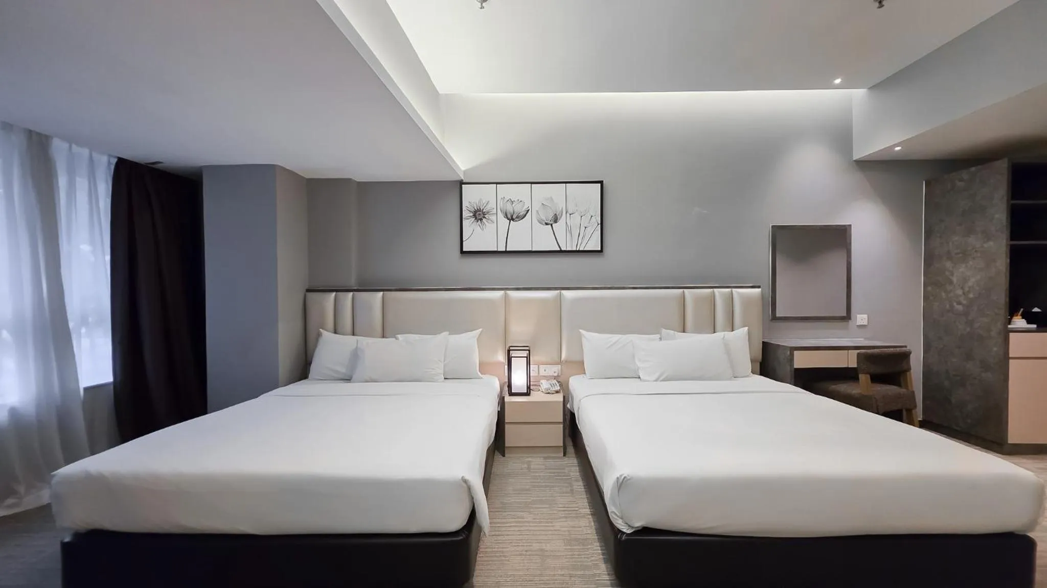 Bedroom, Bed in Fives Hotel DNP