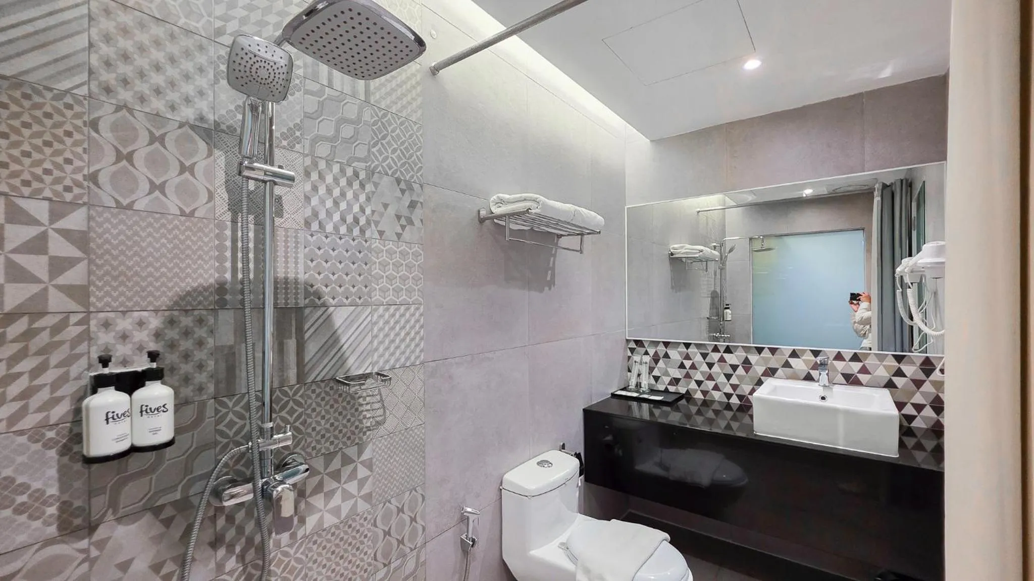 Bathroom in Fives Hotel DNP