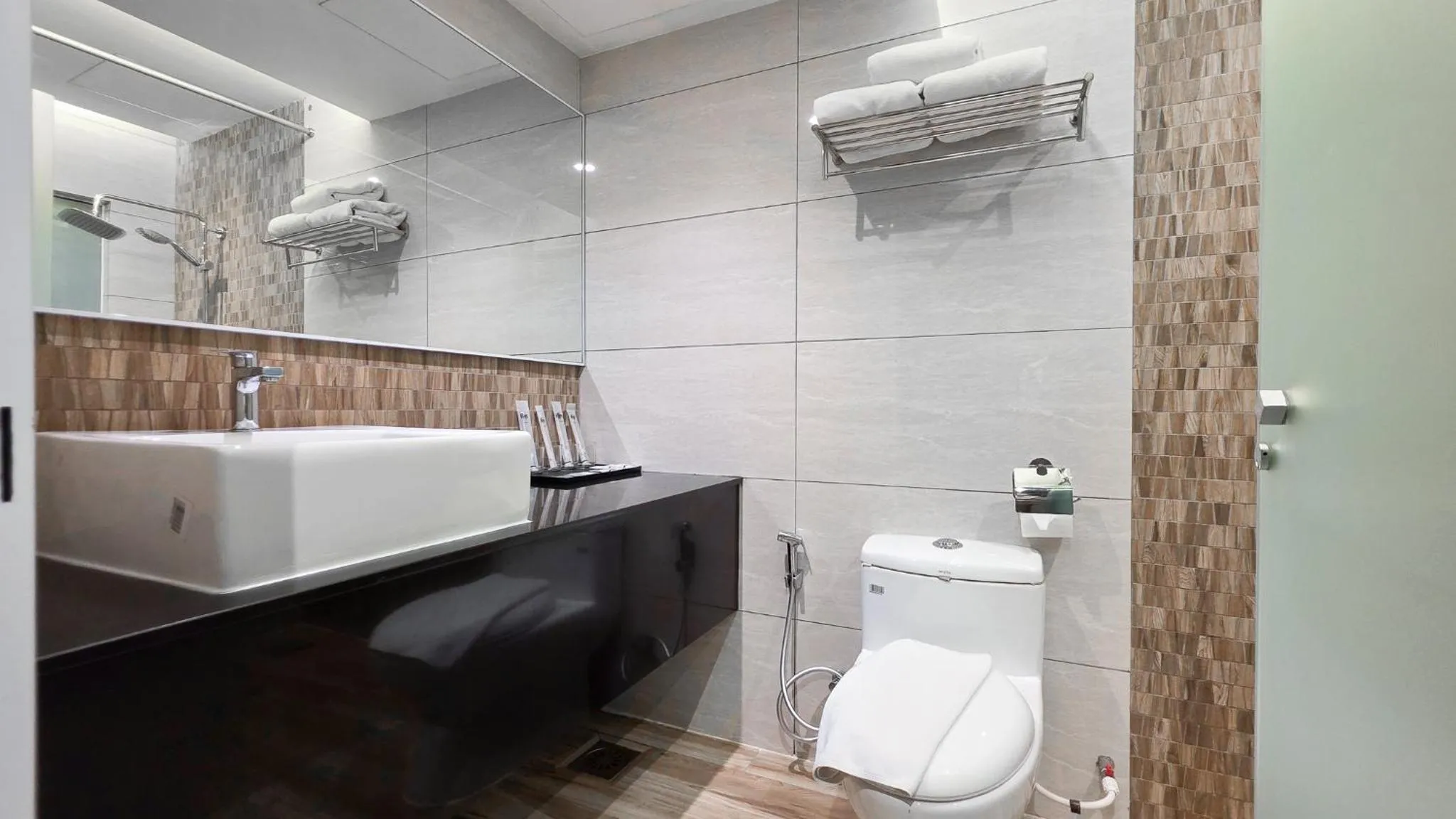 Bathroom in Fives Hotel DNP