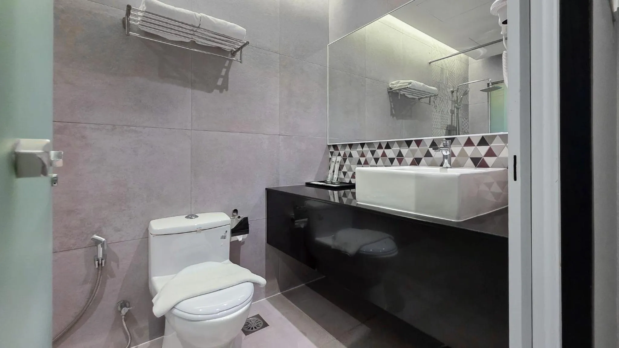 Bathroom in Fives Hotel DNP