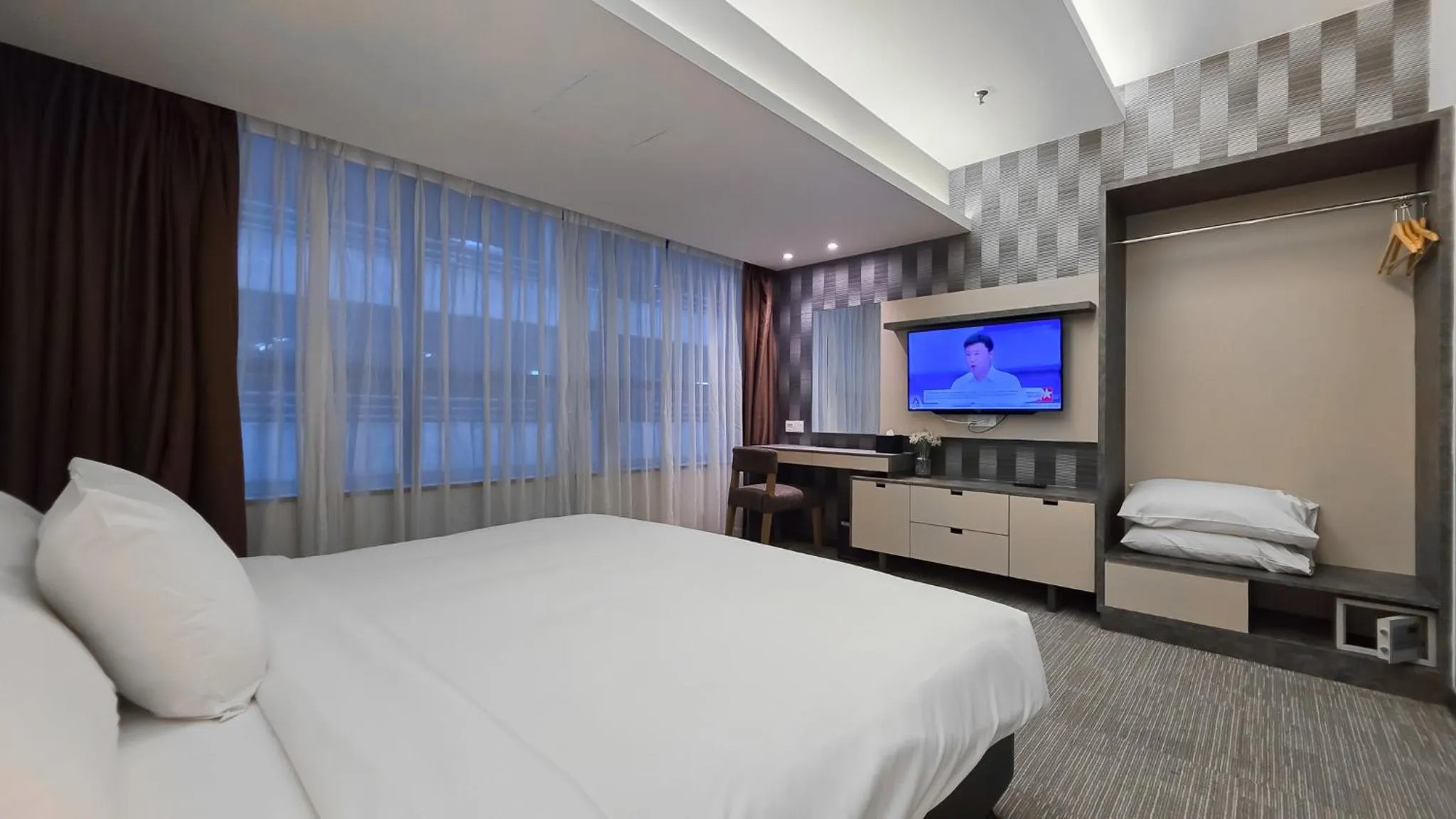 Bedroom, Bed in Fives Hotel DNP
