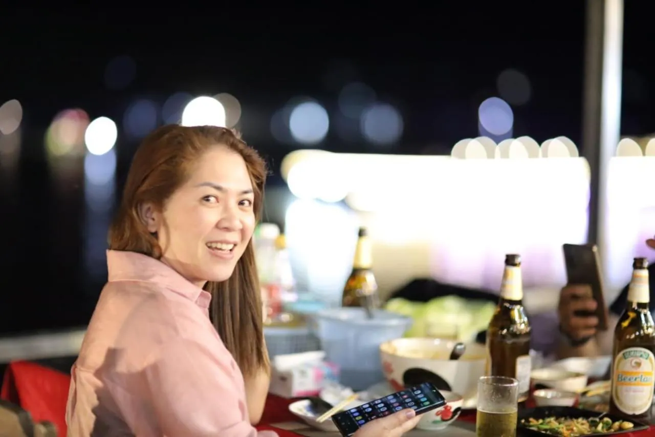 Restaurant/places to eat in We House River View