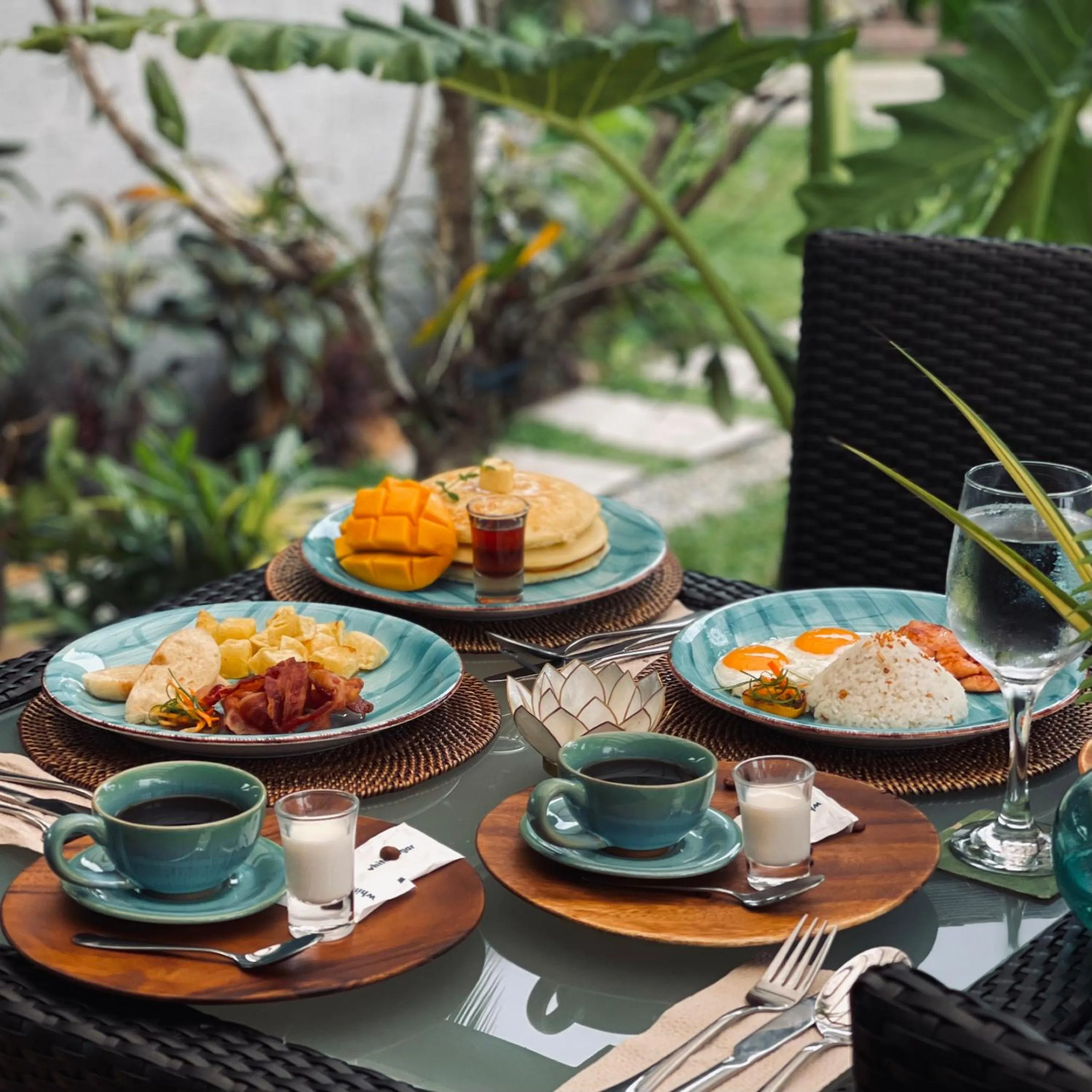 Breakfast in Amila Dive Beach Resort