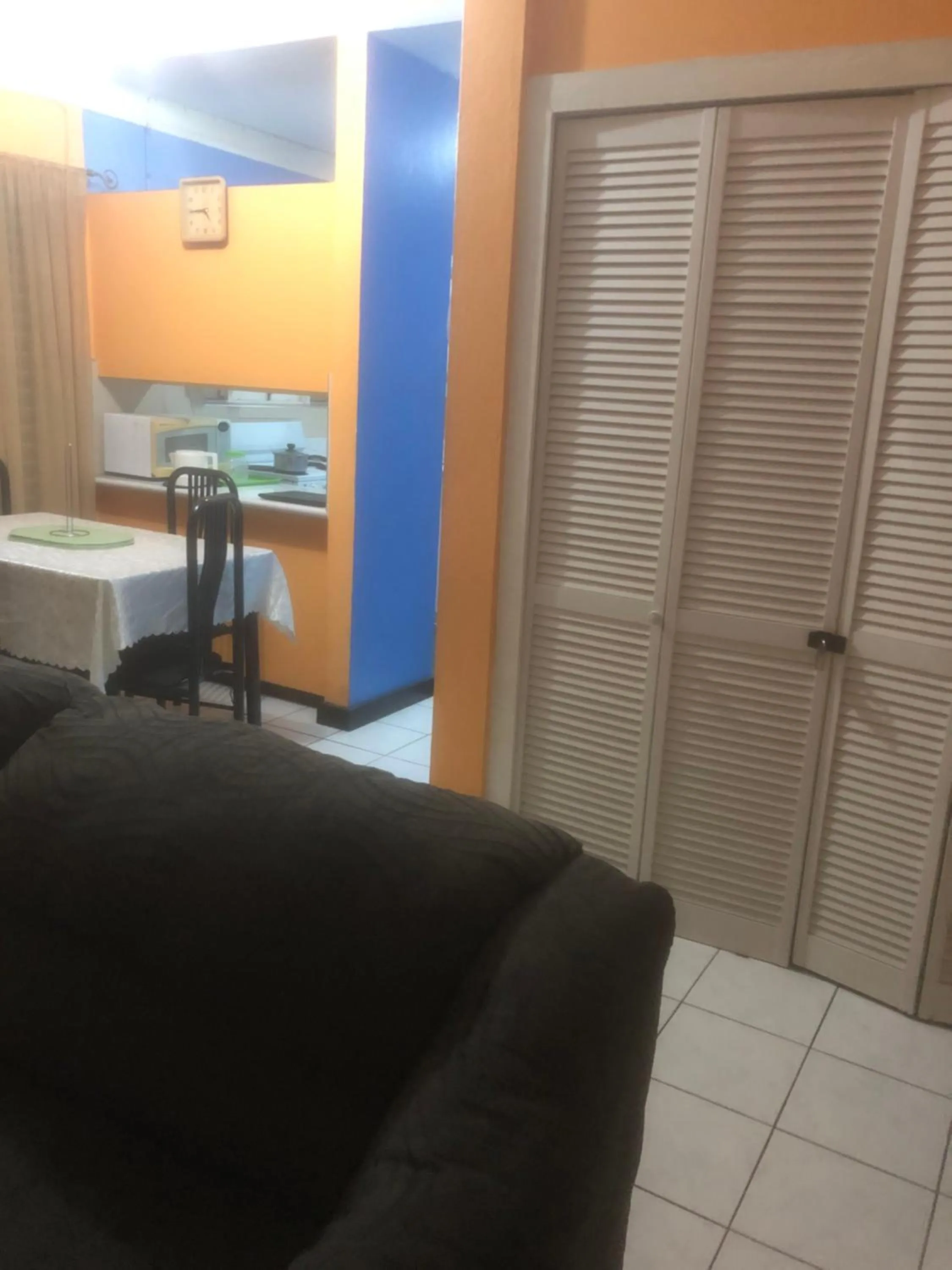 Dining area in Finest Accommodation Renfrew Place 1 Bedroom Apt # 42 New Kgn 4--12 Renfrew Rd