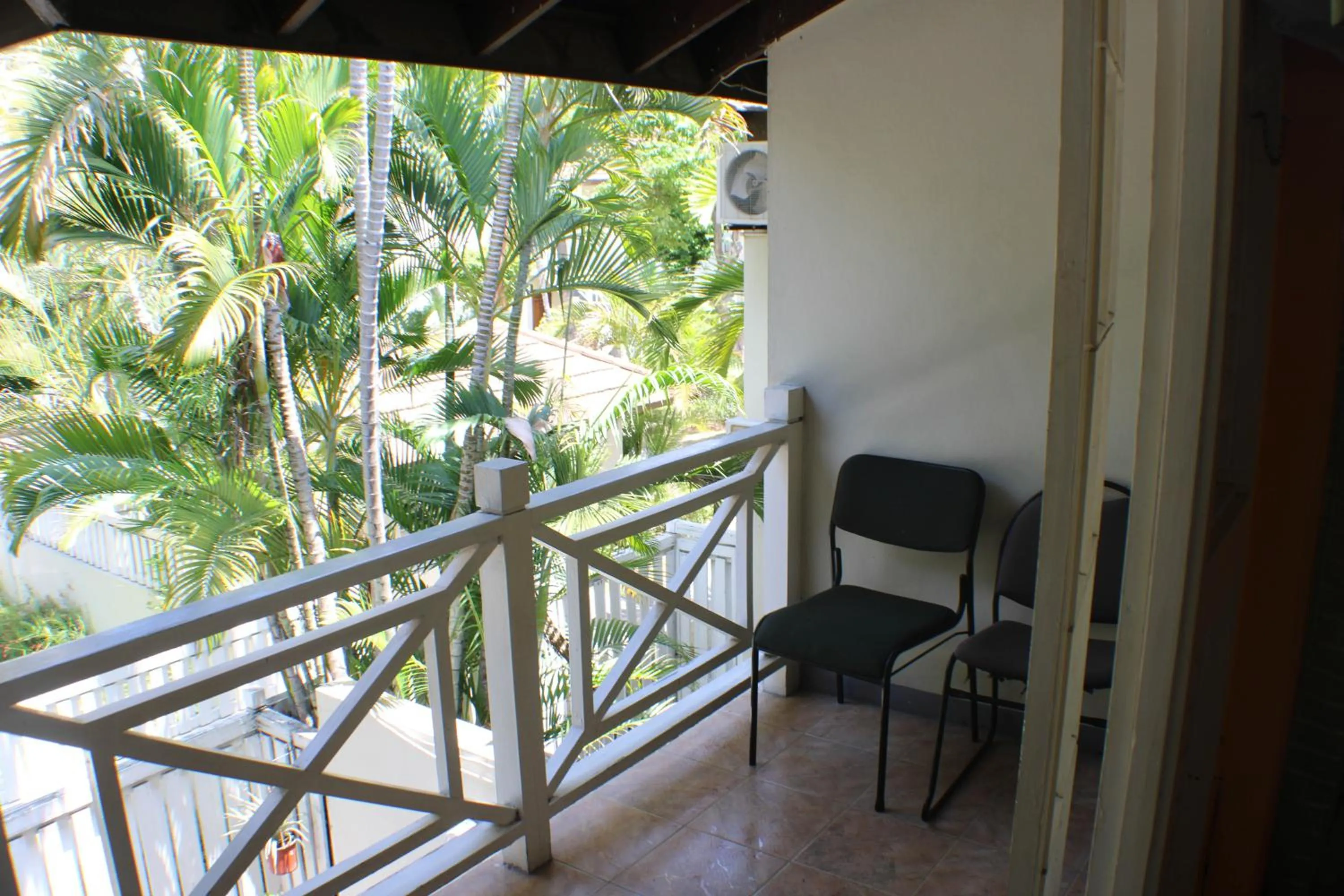 Balcony/Terrace in Finest Accommodation Renfrew Place 1 Bedroom Apt # 42 New Kgn 4--12 Renfrew Rd