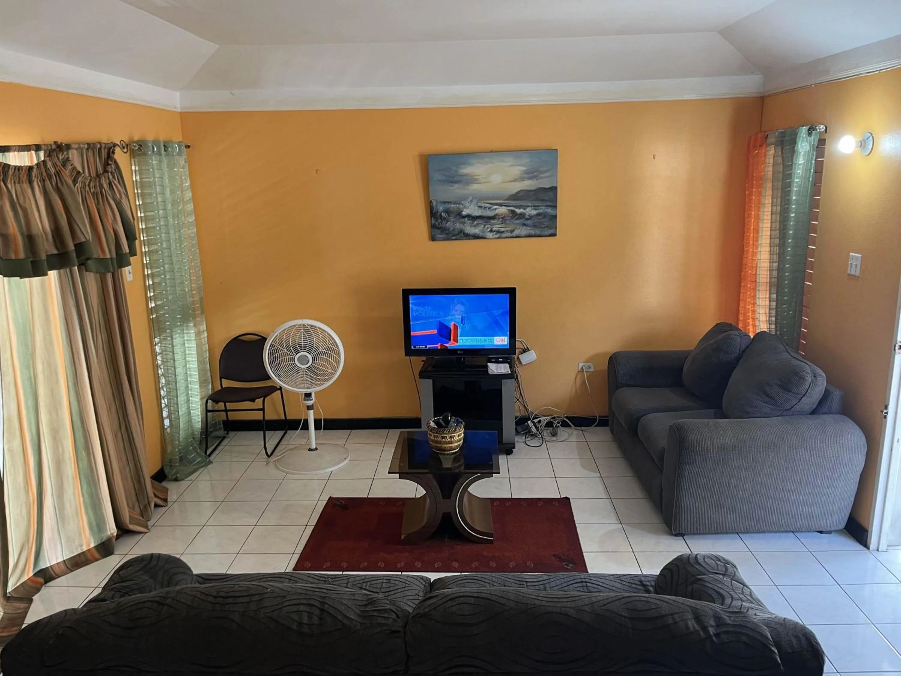 Communal lounge/ TV room in Finest Accommodation Renfrew Place 1 Bedroom Apt # 42 New Kgn 4--12 Renfrew Rd