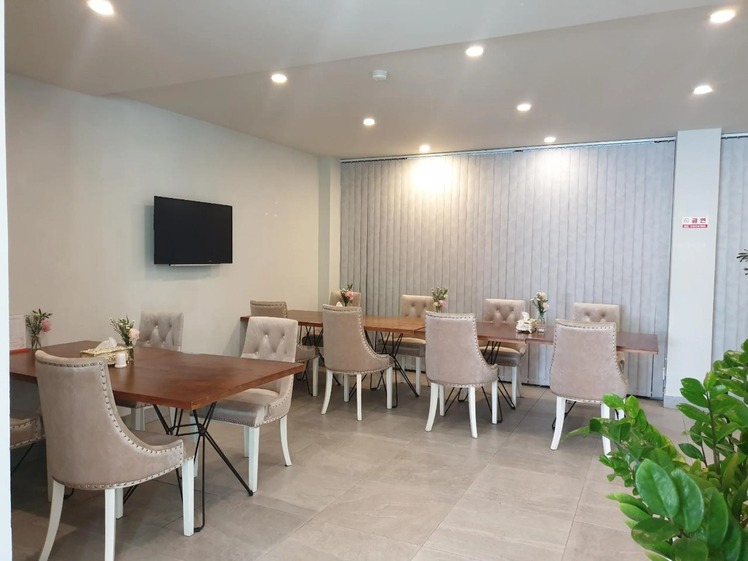 Breakfast in BALLANTINE HOTEL Phu My Hung- SECC