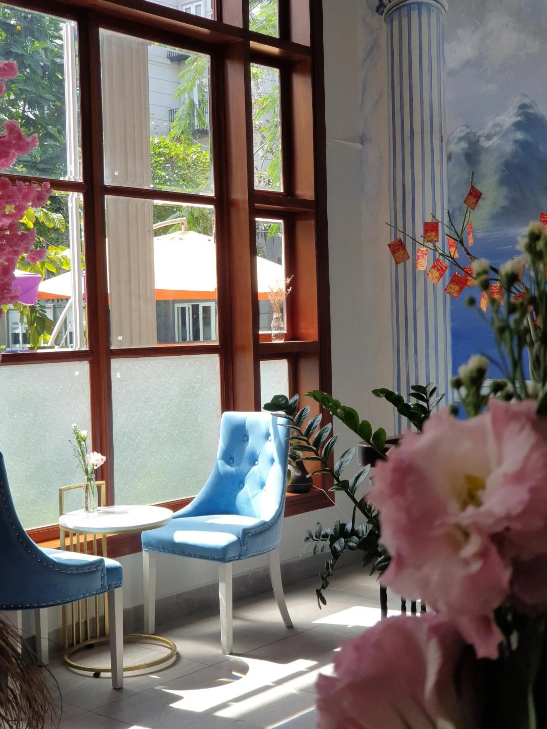 Restaurant/places to eat in BALLANTINE HOTEL Phu My Hung- SECC