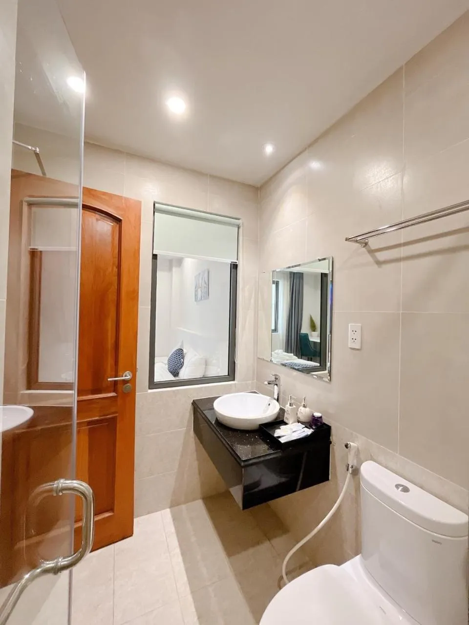 Toilet in BALLANTINE HOTEL Phu My Hung- SECC