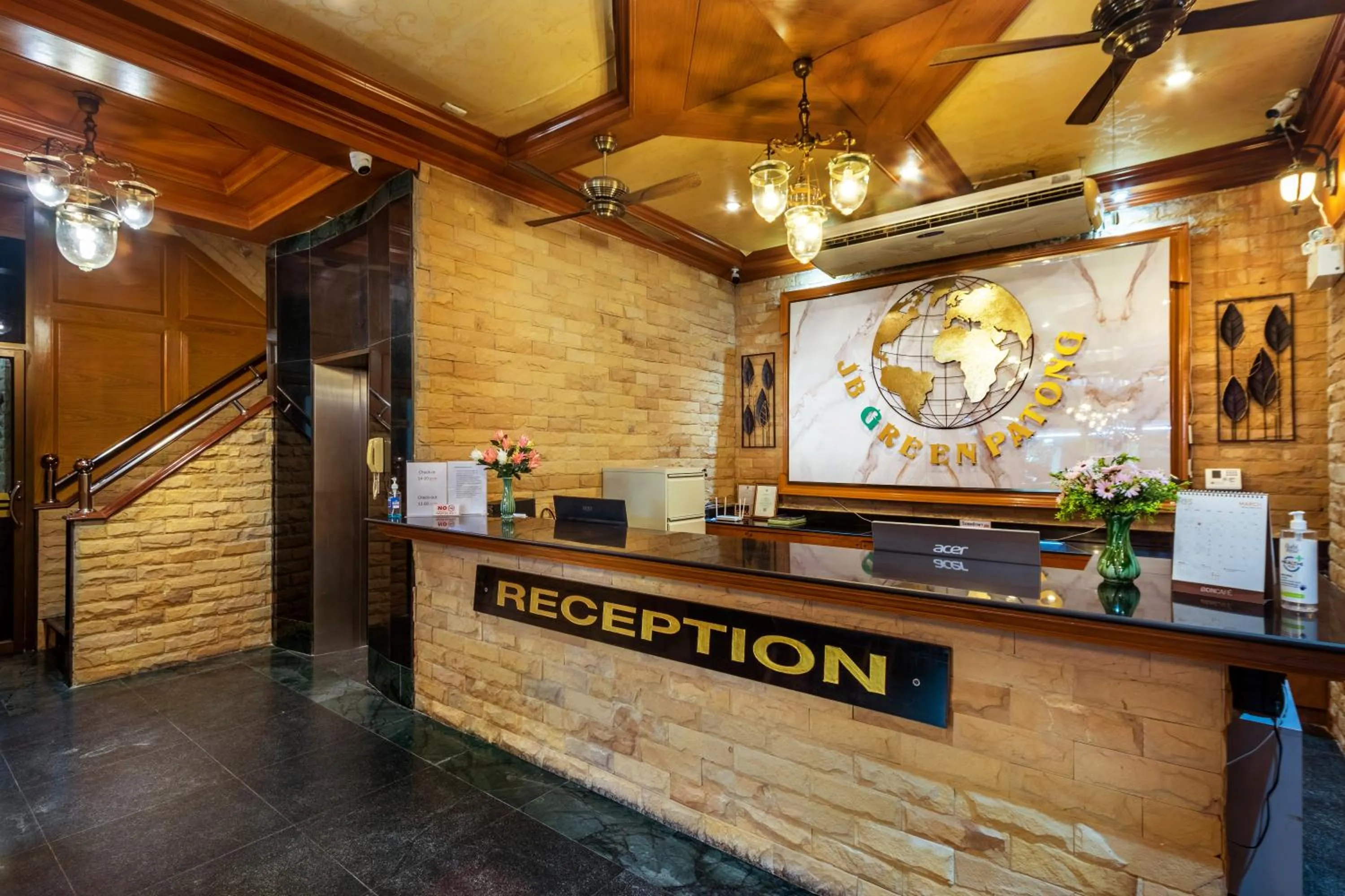 Lobby or reception in JB Green Hotel Patong