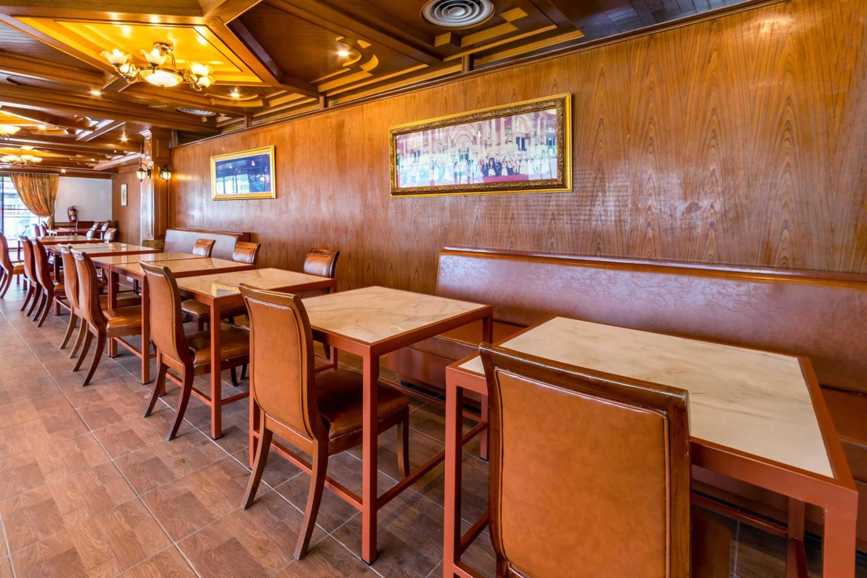 Restaurant/places to eat in JB Green Hotel Patong