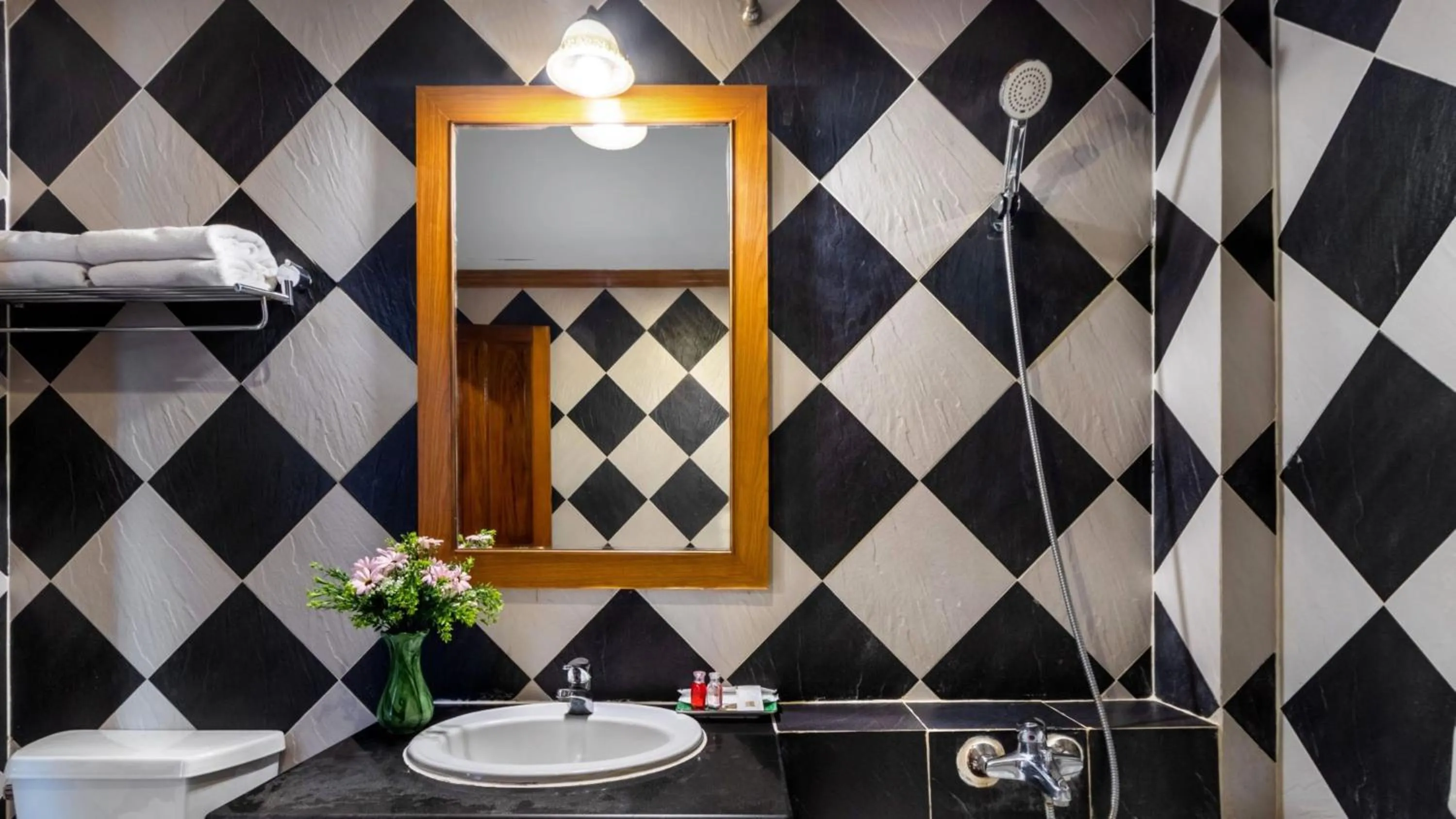 Shower in JB Green Hotel Patong