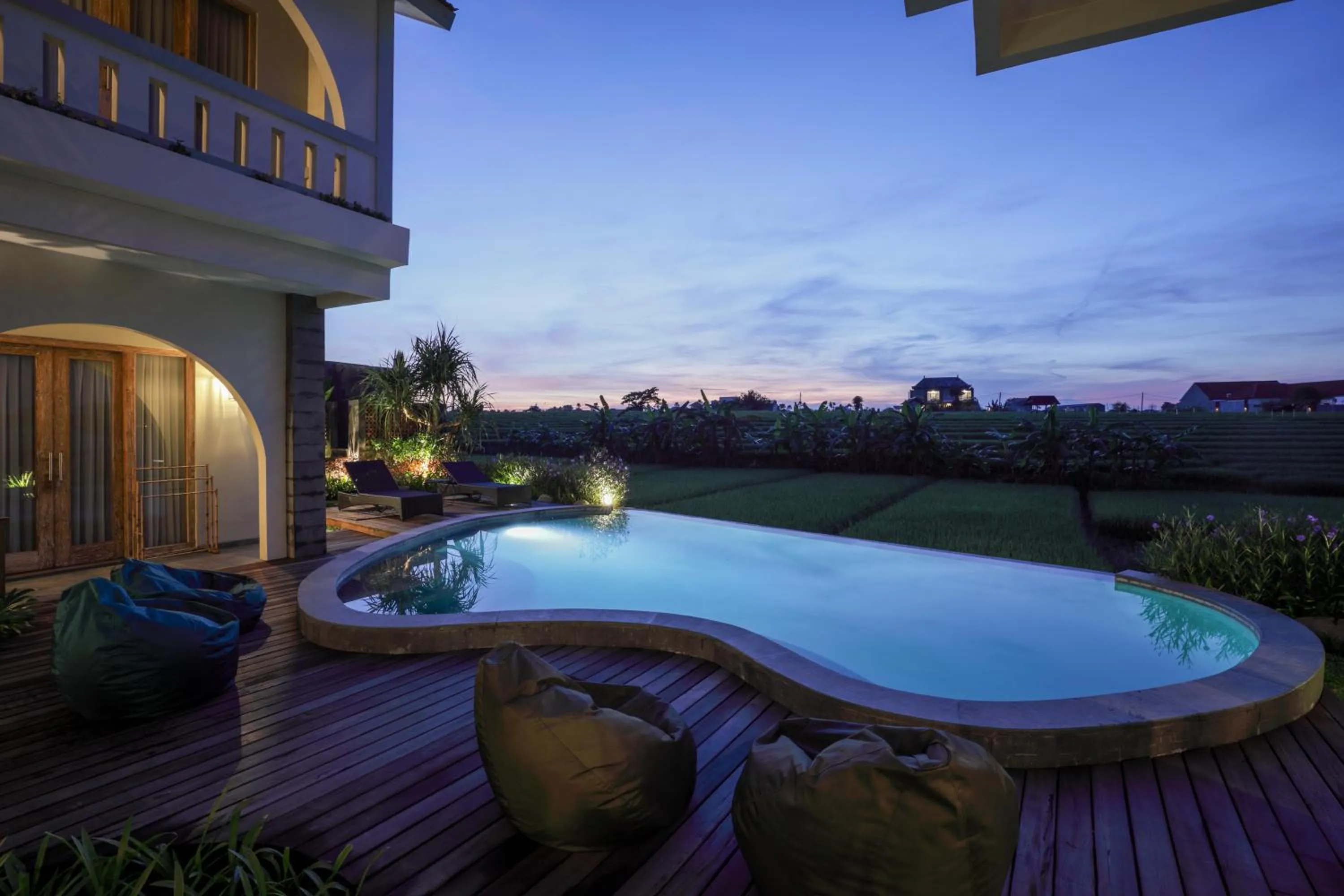 MAHALONA BALI STAY