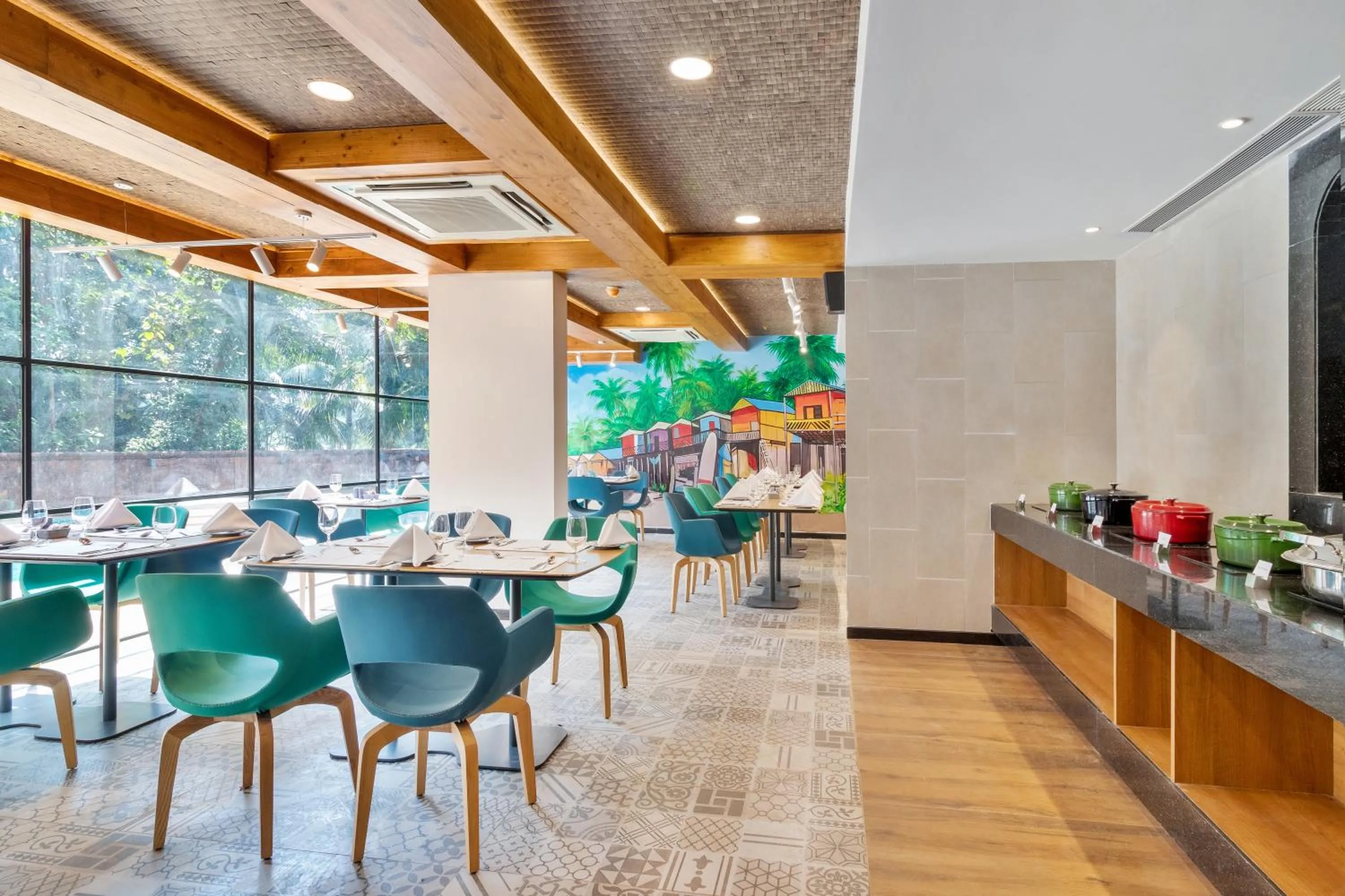 Restaurant/places to eat in Aiden by best Western Vagator Goa