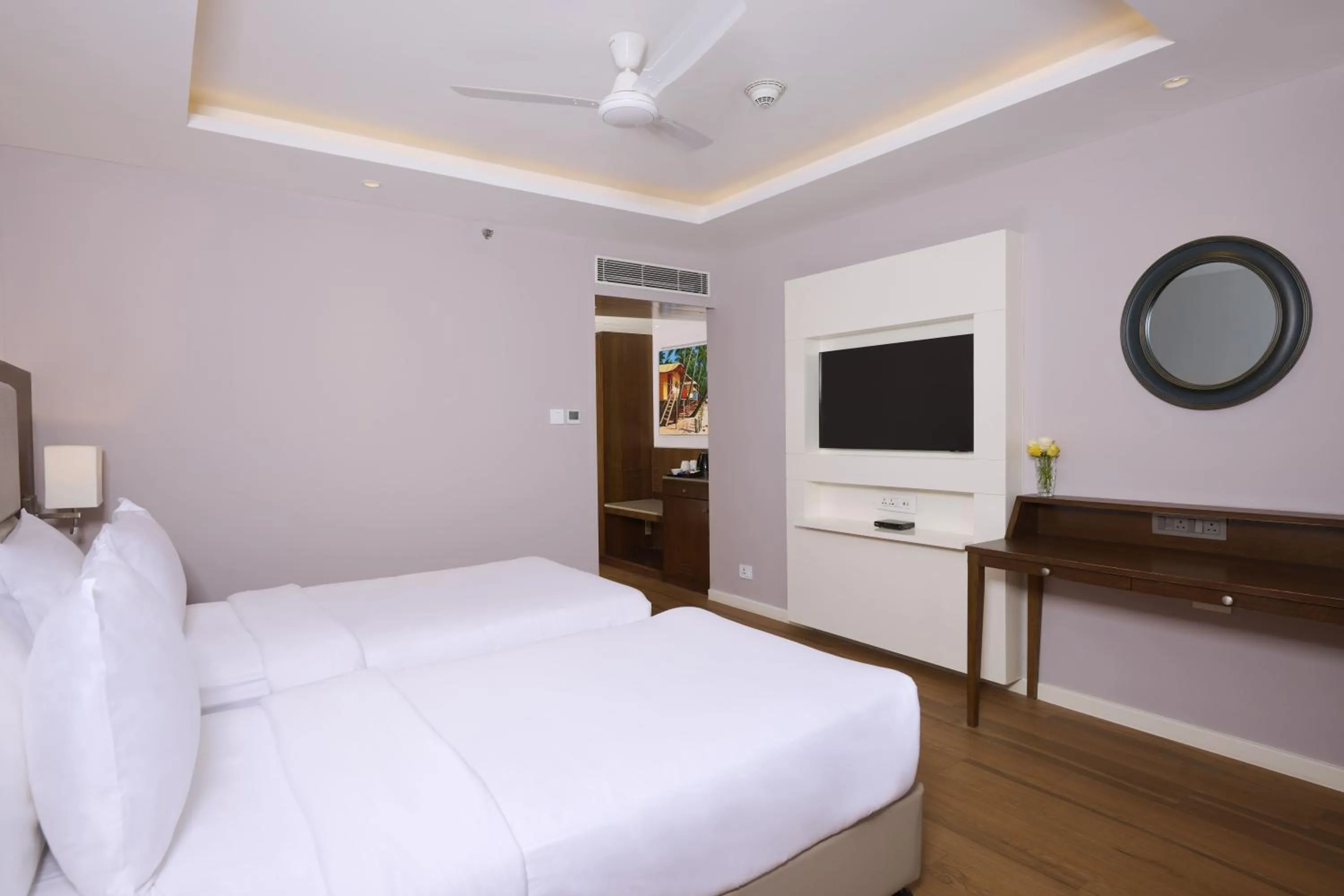 Photo of the whole room, Bed in Golden Tulip Vagator Goa