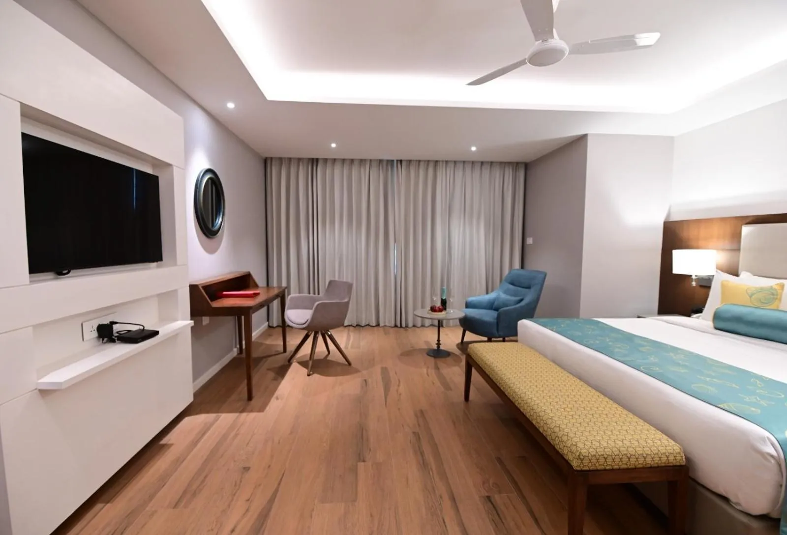 Photo of the whole room, Bed in Aiden by best Western Vagator Goa