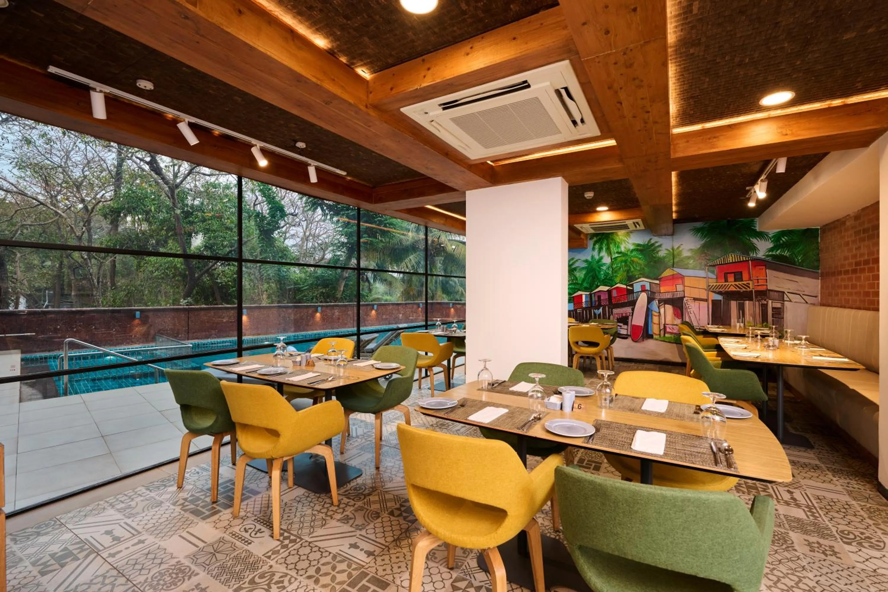 Restaurant/places to eat in Golden Tulip Vagator Goa