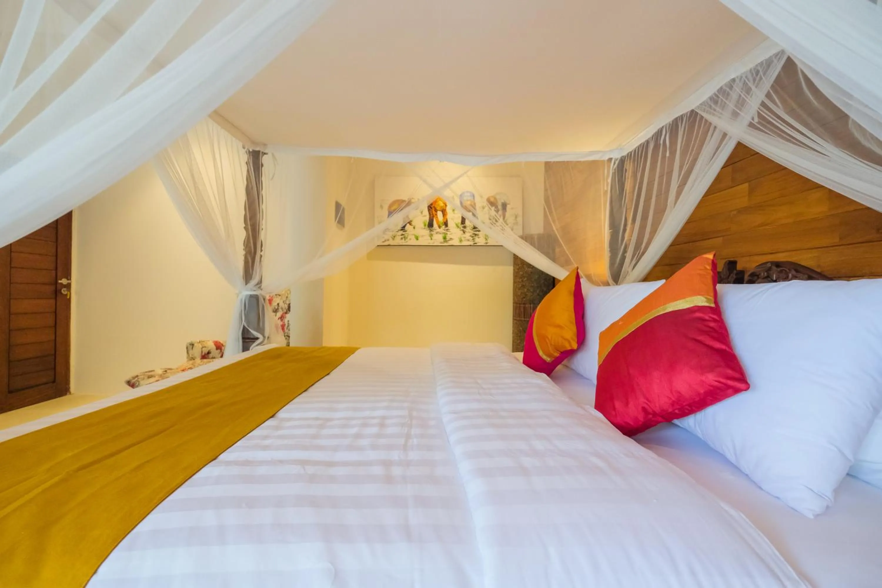 Bedroom, Bed in The Lavana Villa Puri Hawila Jimbaran - 5 Bedroom Villa