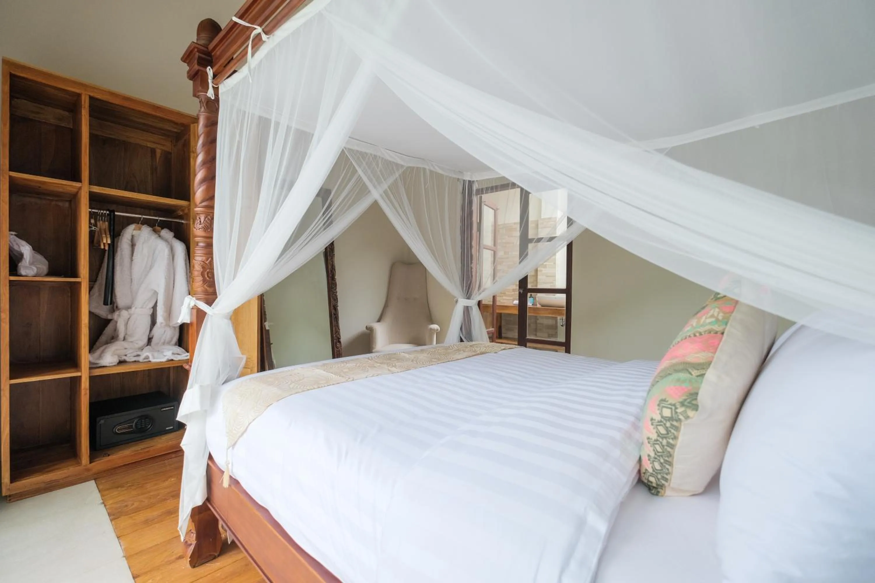 Bedroom, Bed in The Lavana Villa Puri Hawila Jimbaran - 5 Bedroom Villa