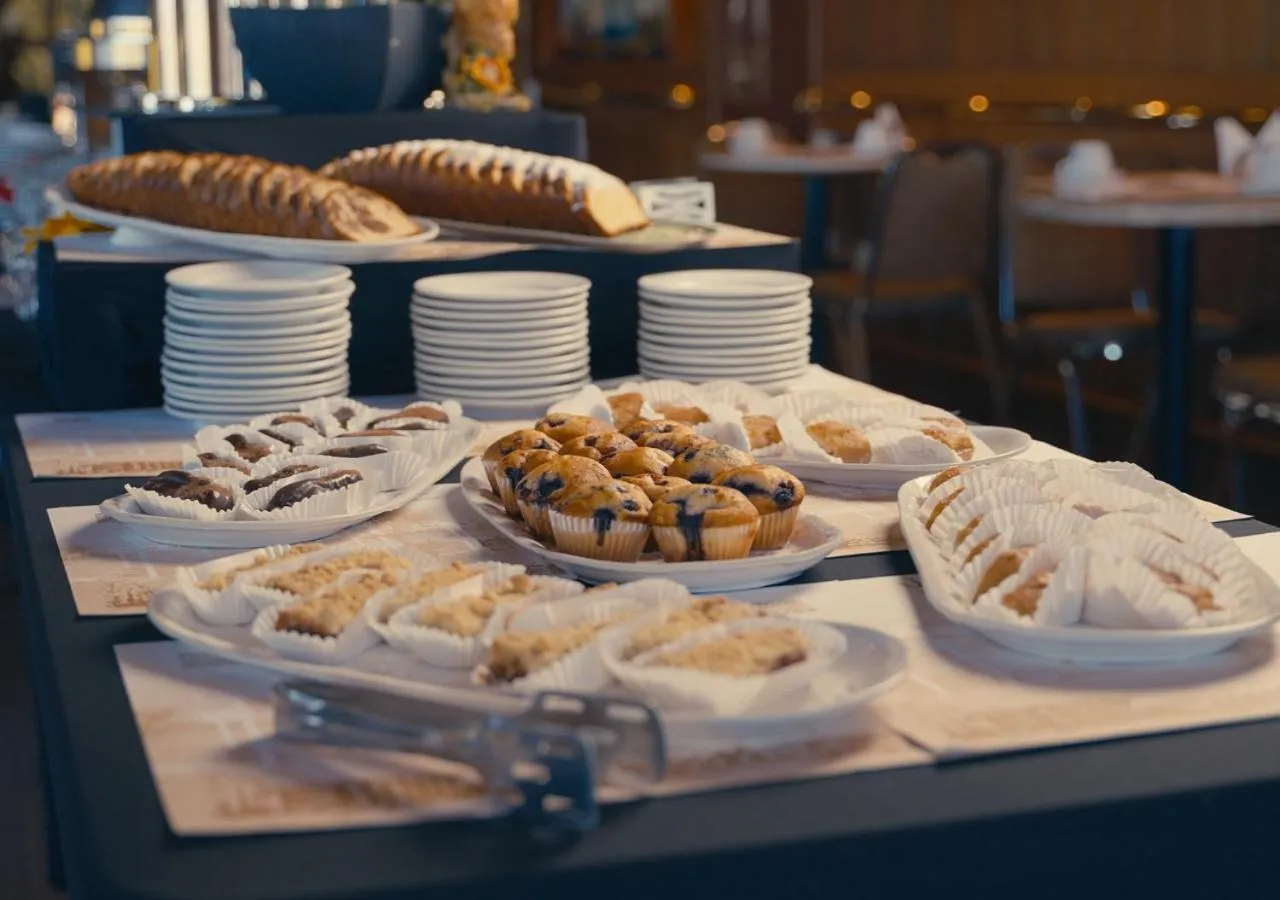 Buffet breakfast in Hotel Marina Villa del Rio