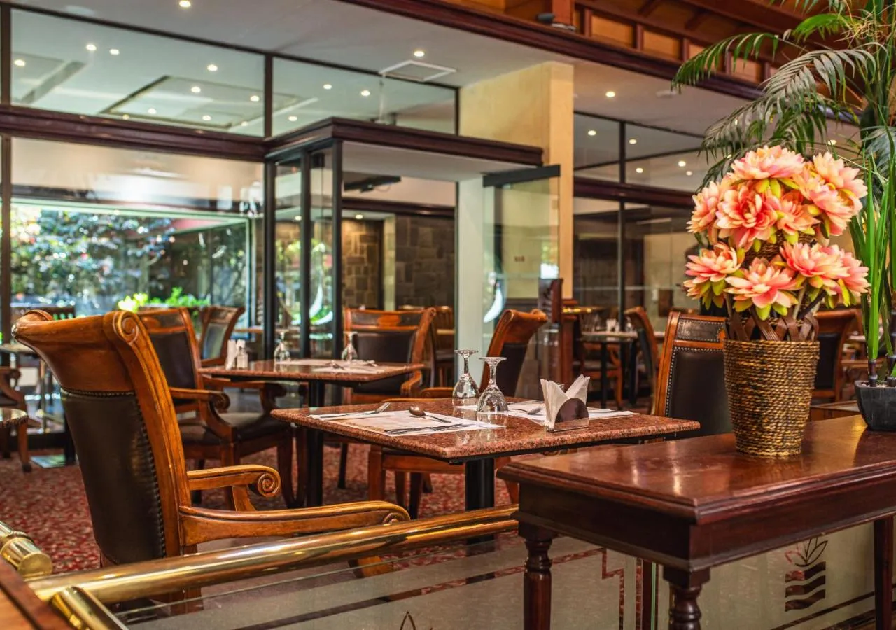 Restaurant/places to eat in Hotel Marina Villa del Rio