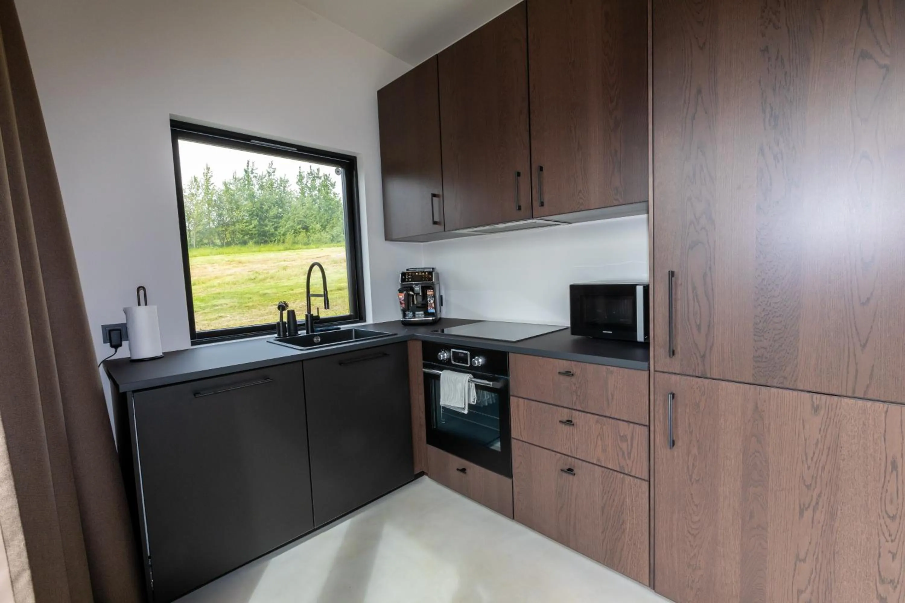 Kitchen or kitchenette in North Mountain View Suites