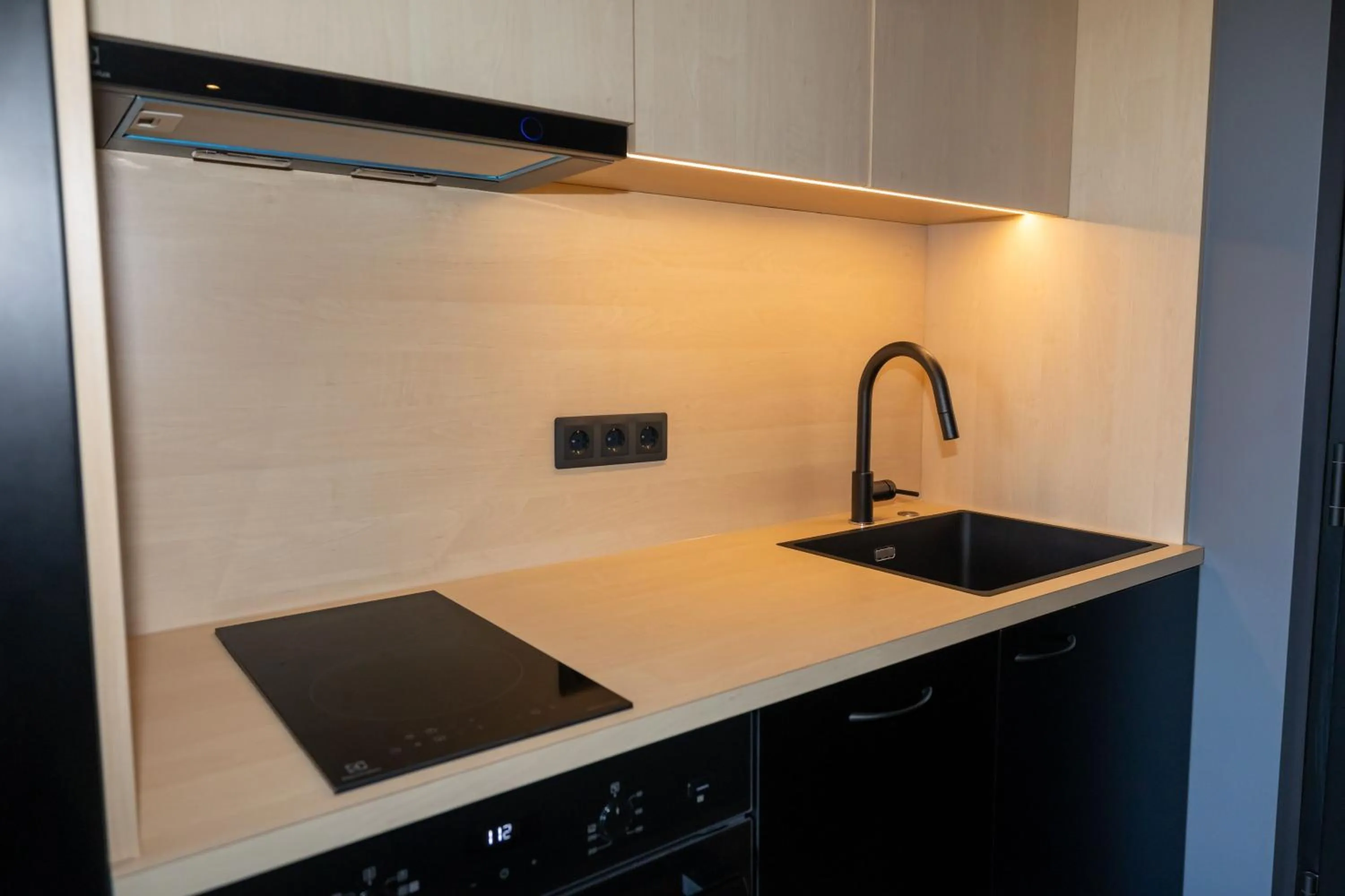 Kitchen or kitchenette in North Mountain View Suites