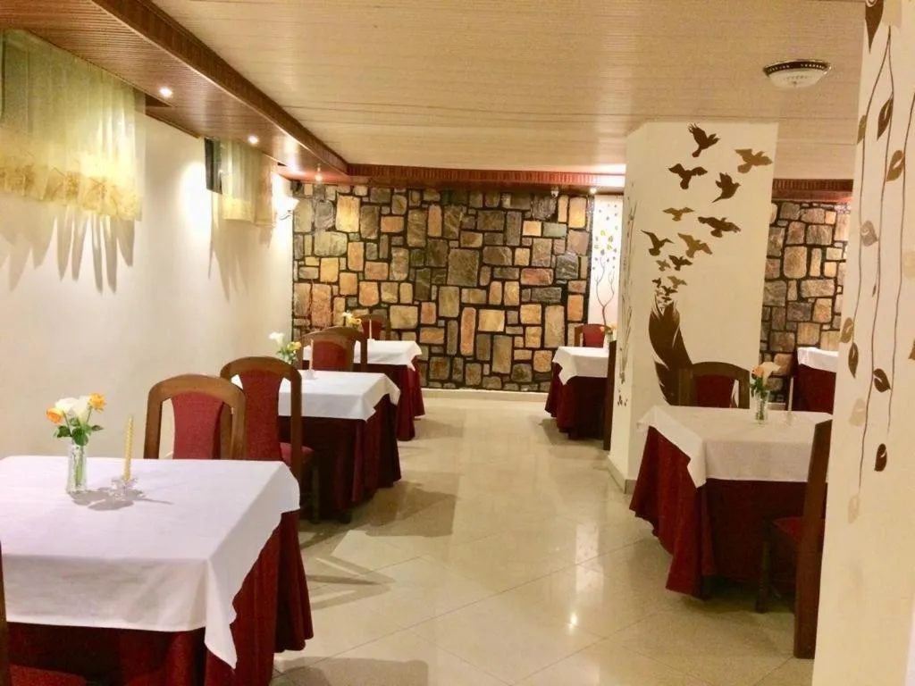 Restaurant/places to eat in Hotel Greenwich