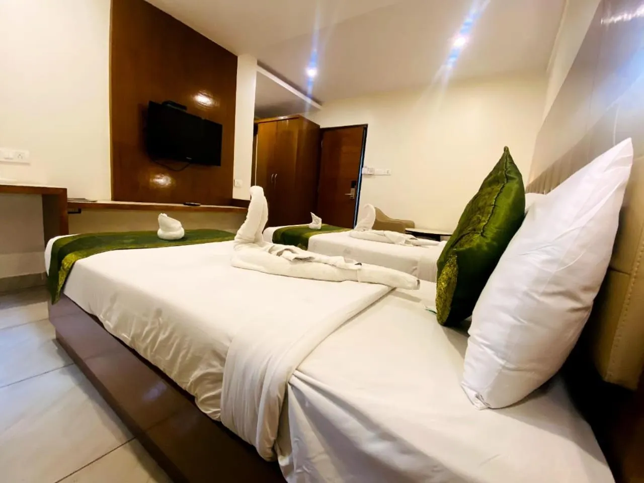 Bed in Tetrad Hotels - International Airport Road Hebbal