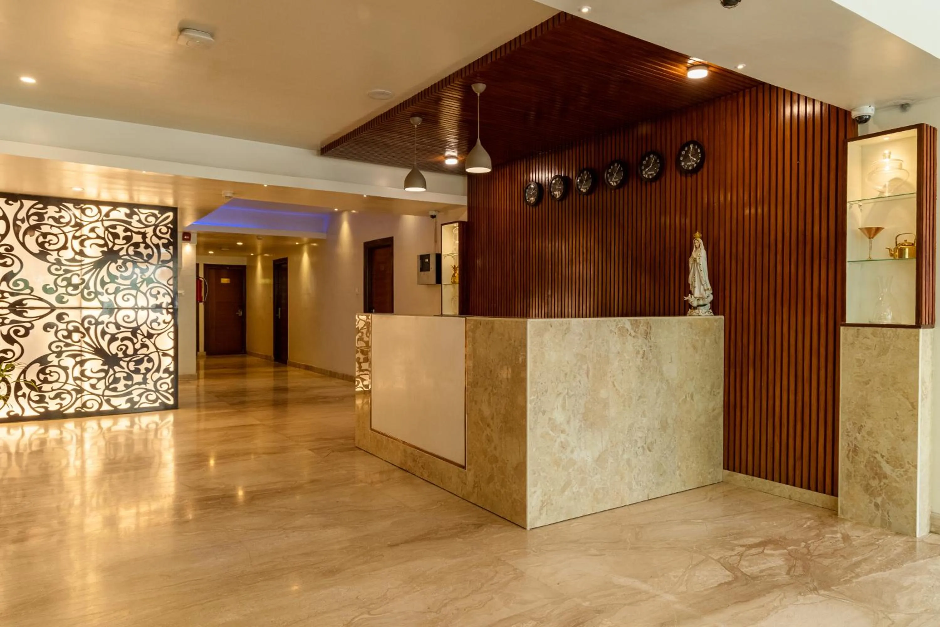Lobby or reception in Tetrad Hotels - International Airport Road Hebbal