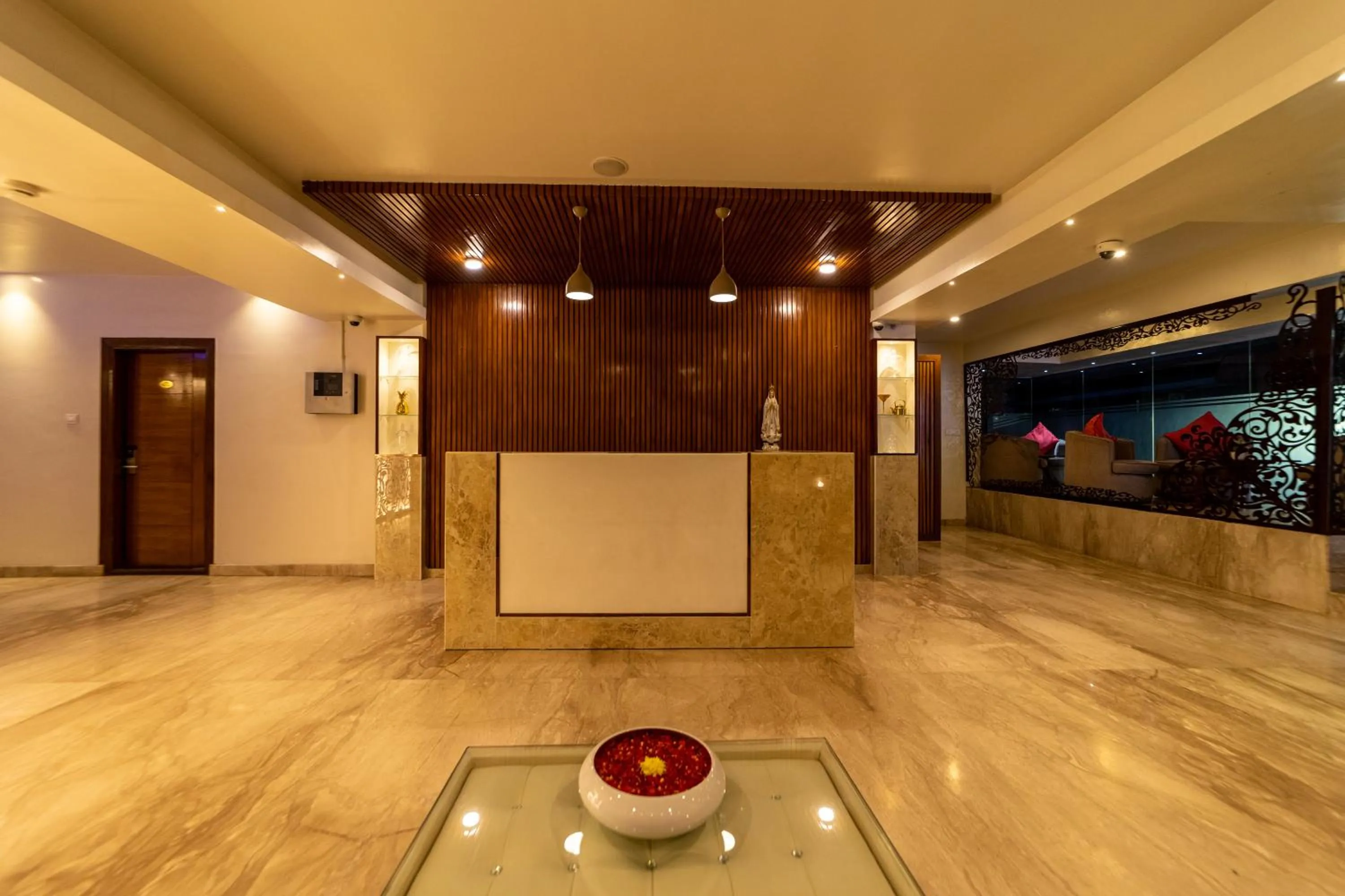 Lobby or reception in Tetrad Hotels - International Airport Road Hebbal