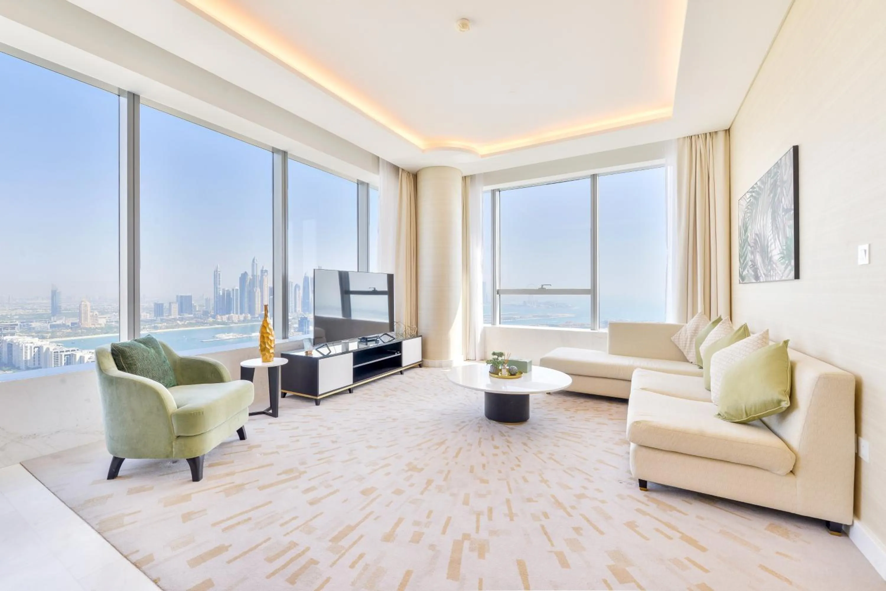 TV and multimedia in Ultra Luxury Palm Tower with Shared Hotel Facilities