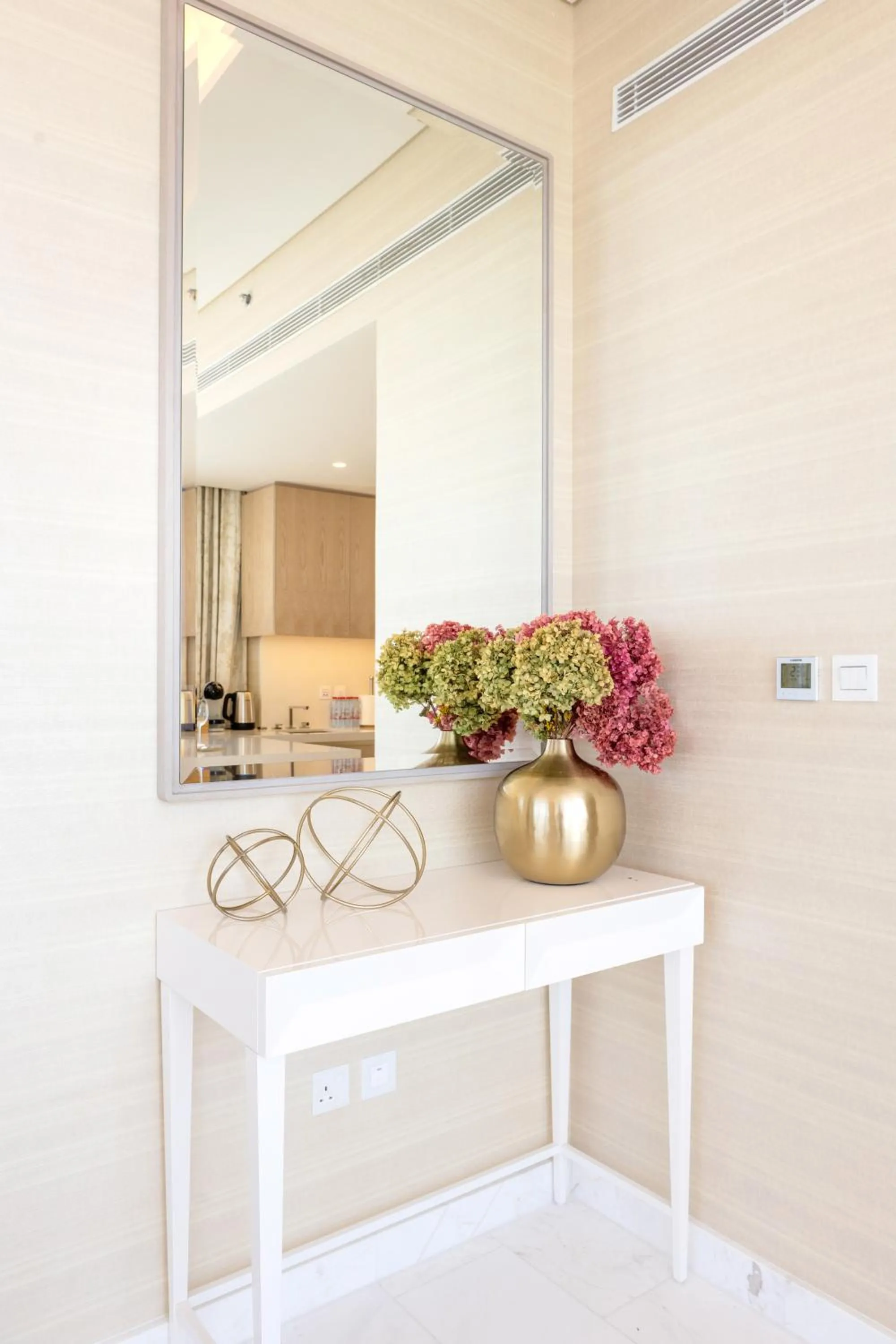 Decorative detail in Ultra Luxury Palm Tower with Shared Hotel Facilities