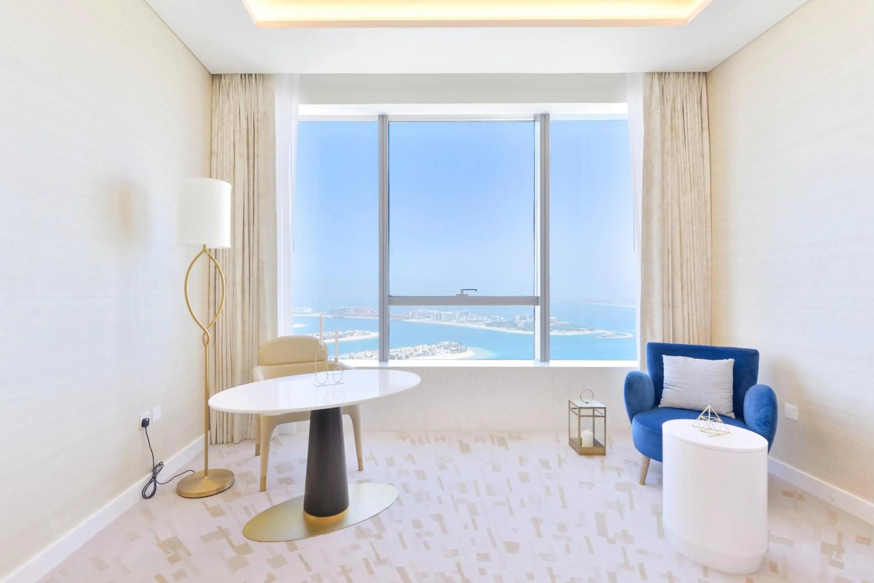 Sea view in Ultra Luxury Palm Tower with Shared Hotel Facilities