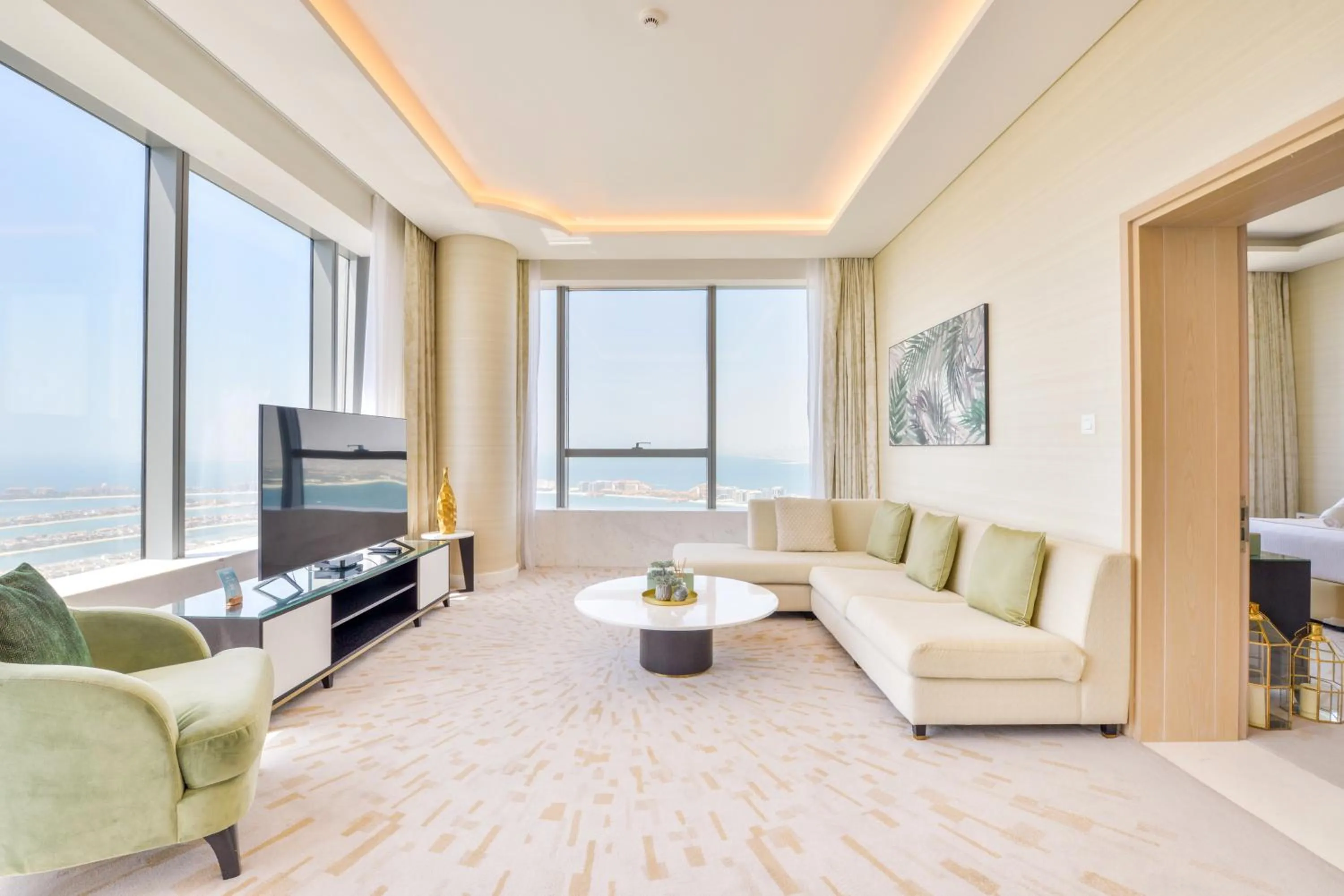 Living room in Ultra Luxury Palm Tower with Shared Hotel Facilities