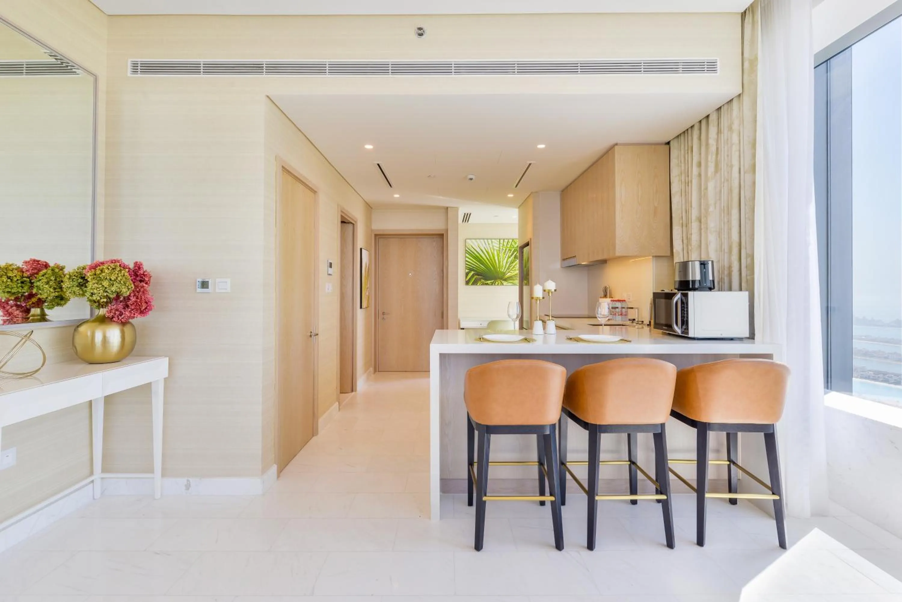 Kitchen or kitchenette in Ultra Luxury Palm Tower with Shared Hotel Facilities