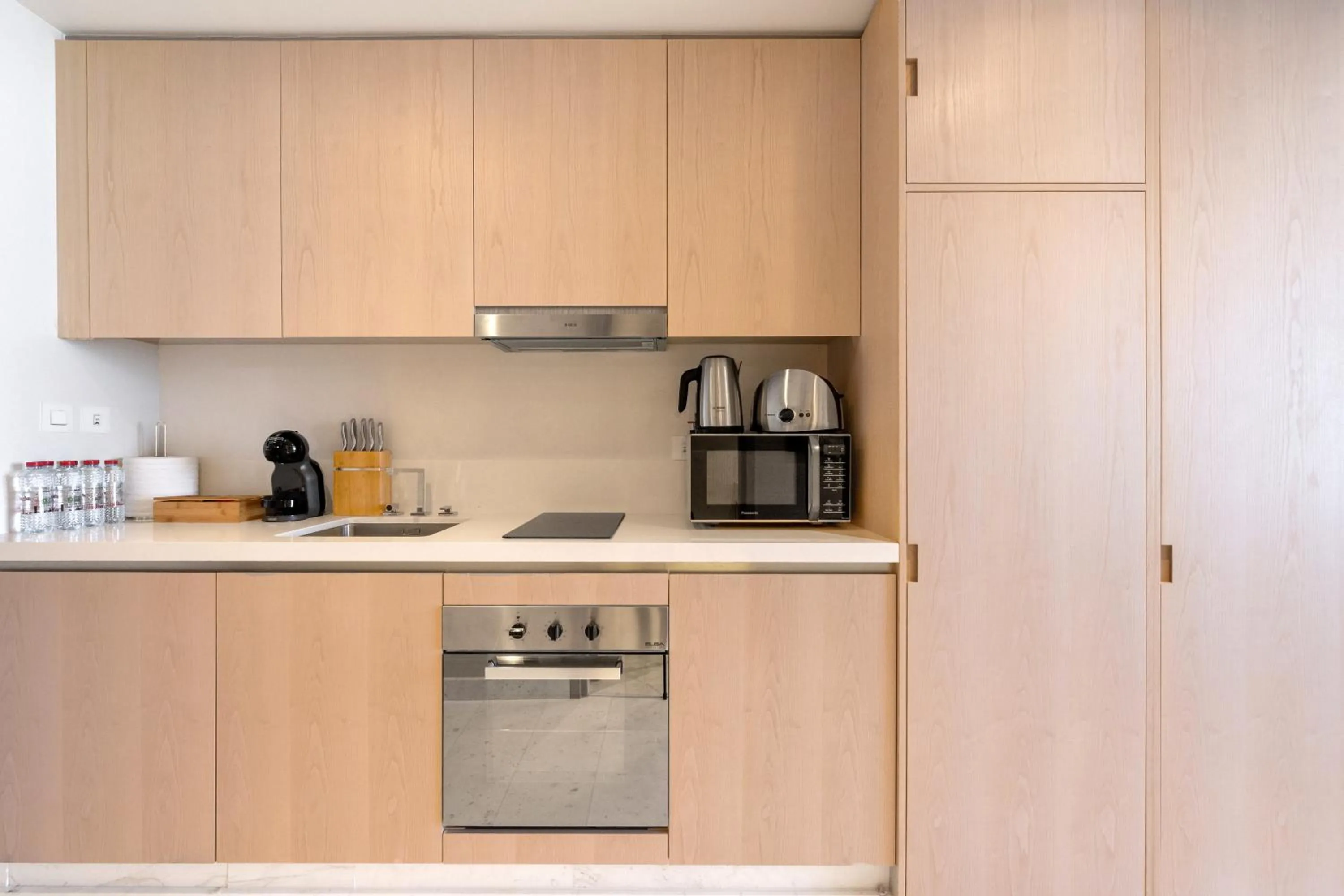Kitchen or kitchenette in Ultra Luxury Palm Tower with Shared Hotel Facilities