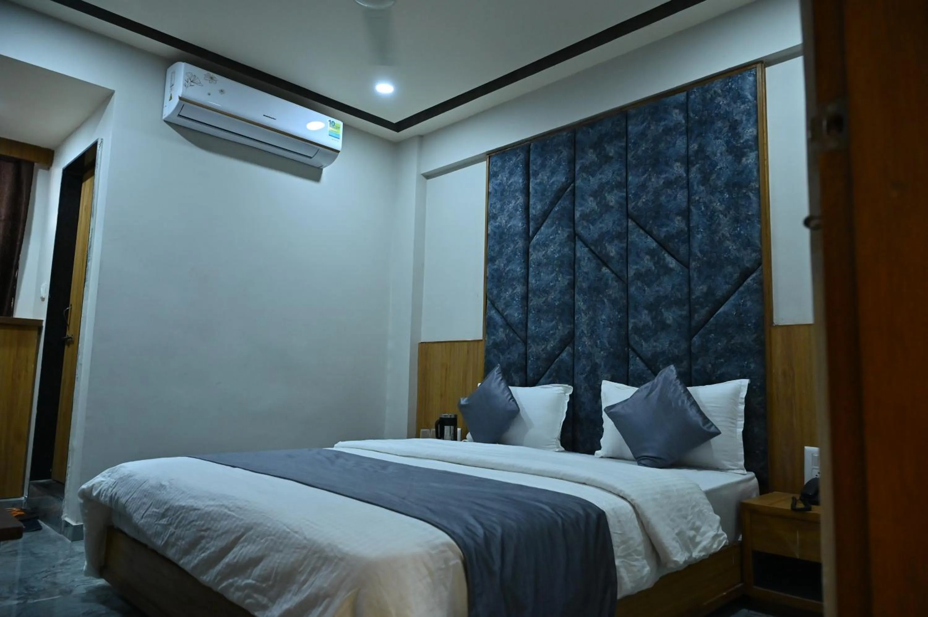 Bed in HOTEL SURY VILLA
