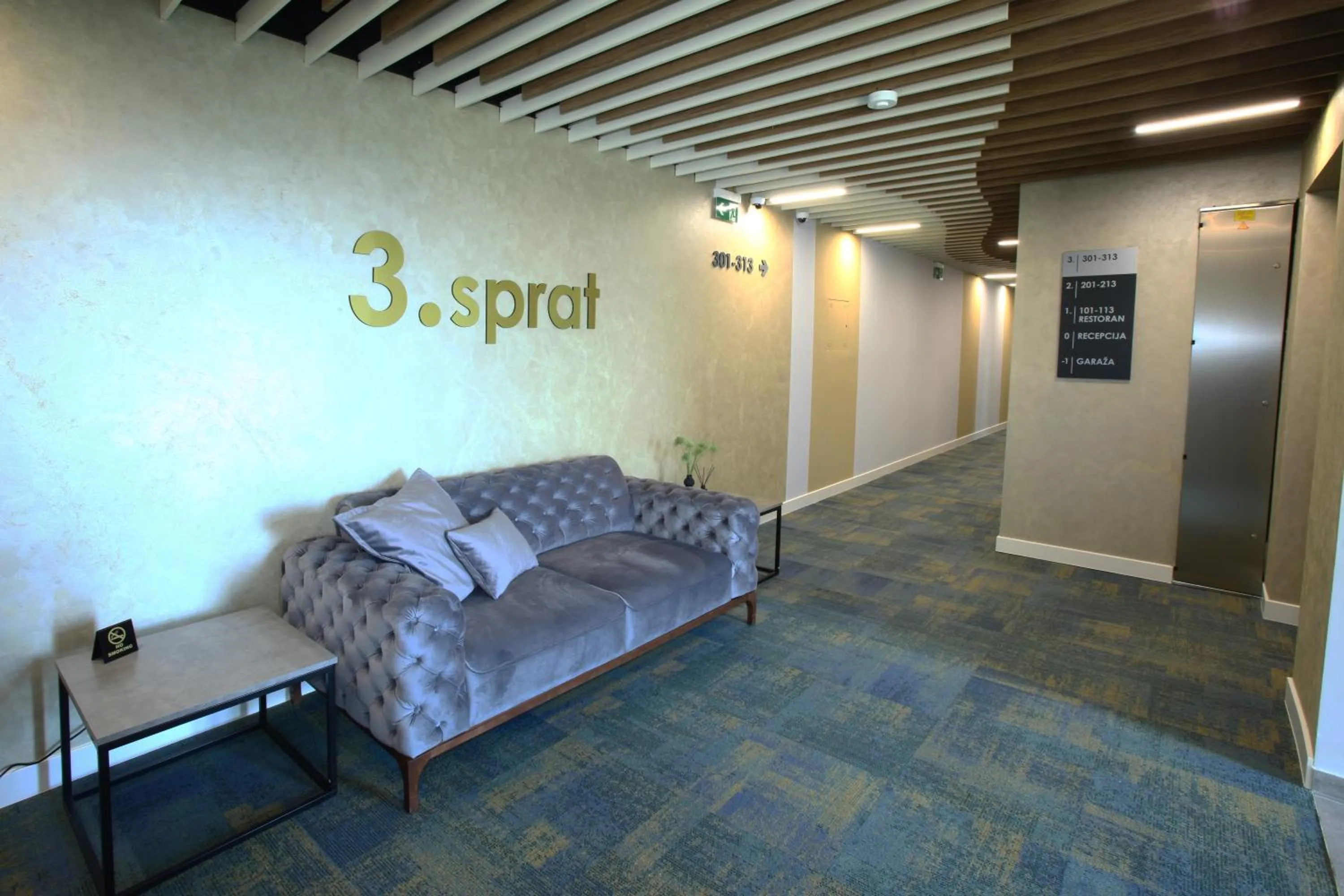 Seating area in Hotel ETNA