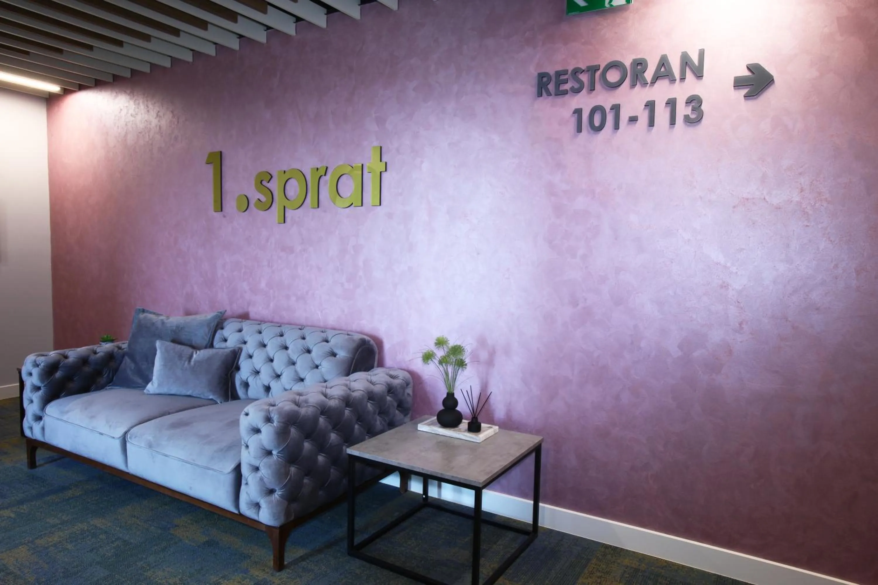 Seating area in Hotel ETNA