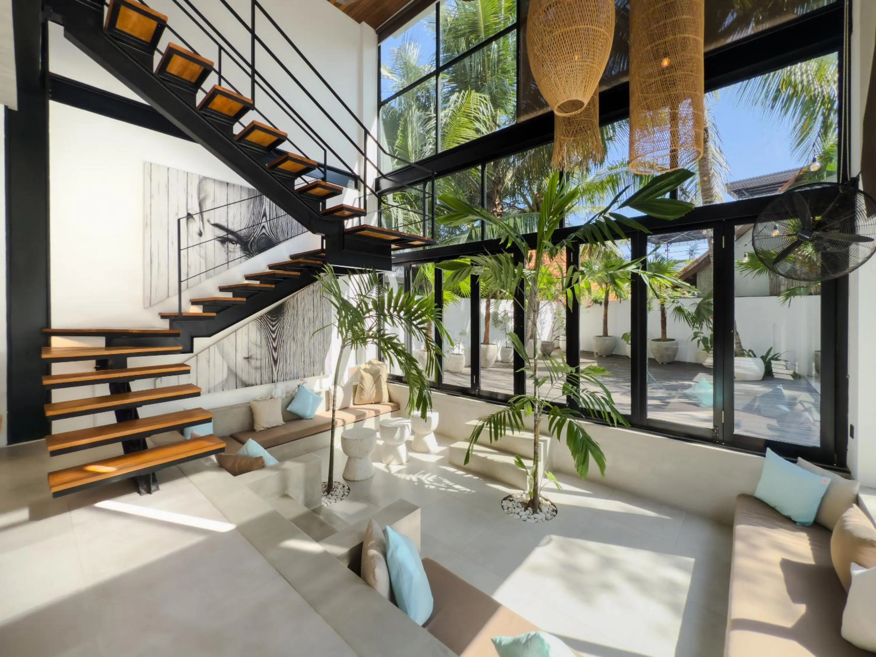 Living room in Baliwood Residence Villas by BREIG